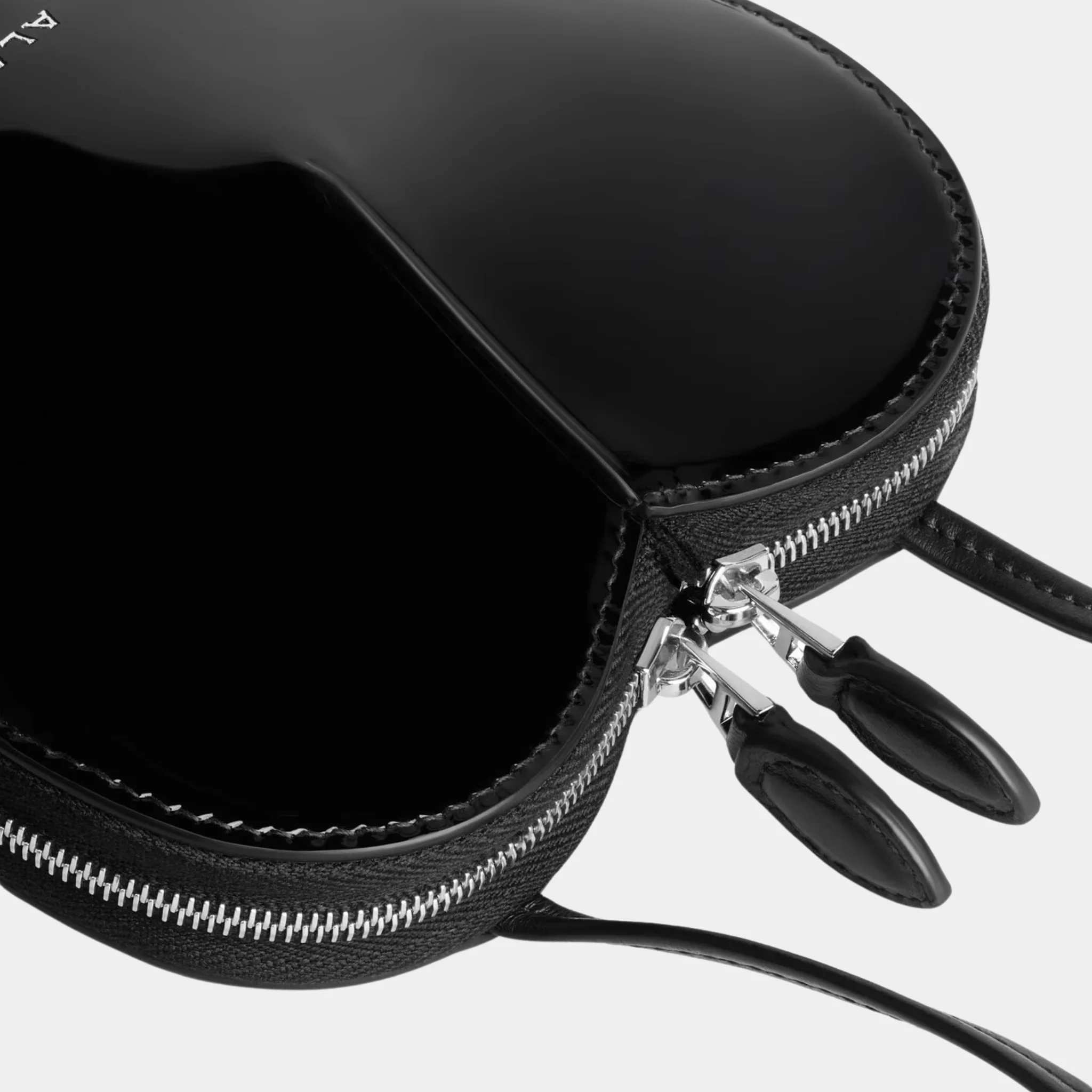 Le Coeur Small Bag in Patent Leather - Image 6