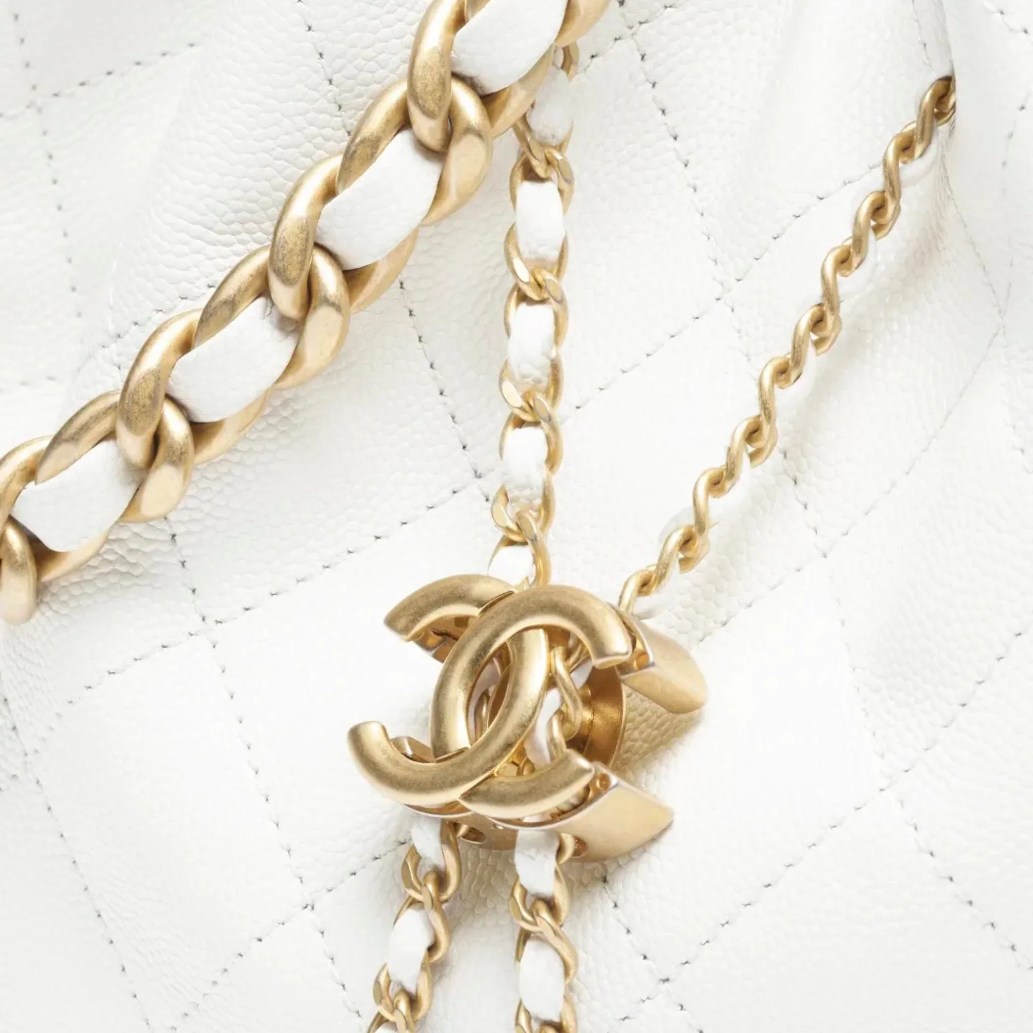 Chanel 25 Small Handbag Calfskin & Gold-Tone Metal - Image 15