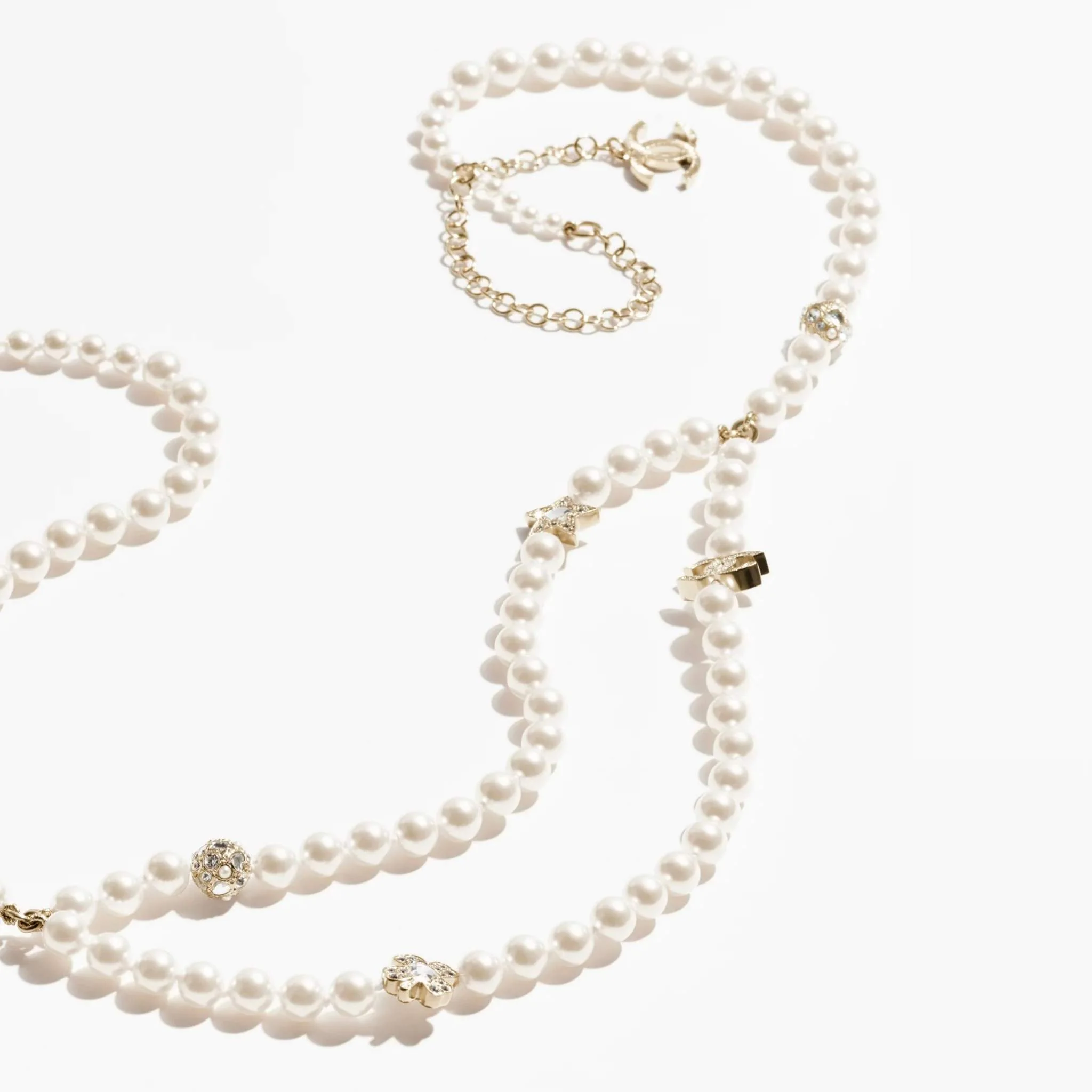 Chain Belt with Glass Pearls Diamantes and Crystals - Image 2