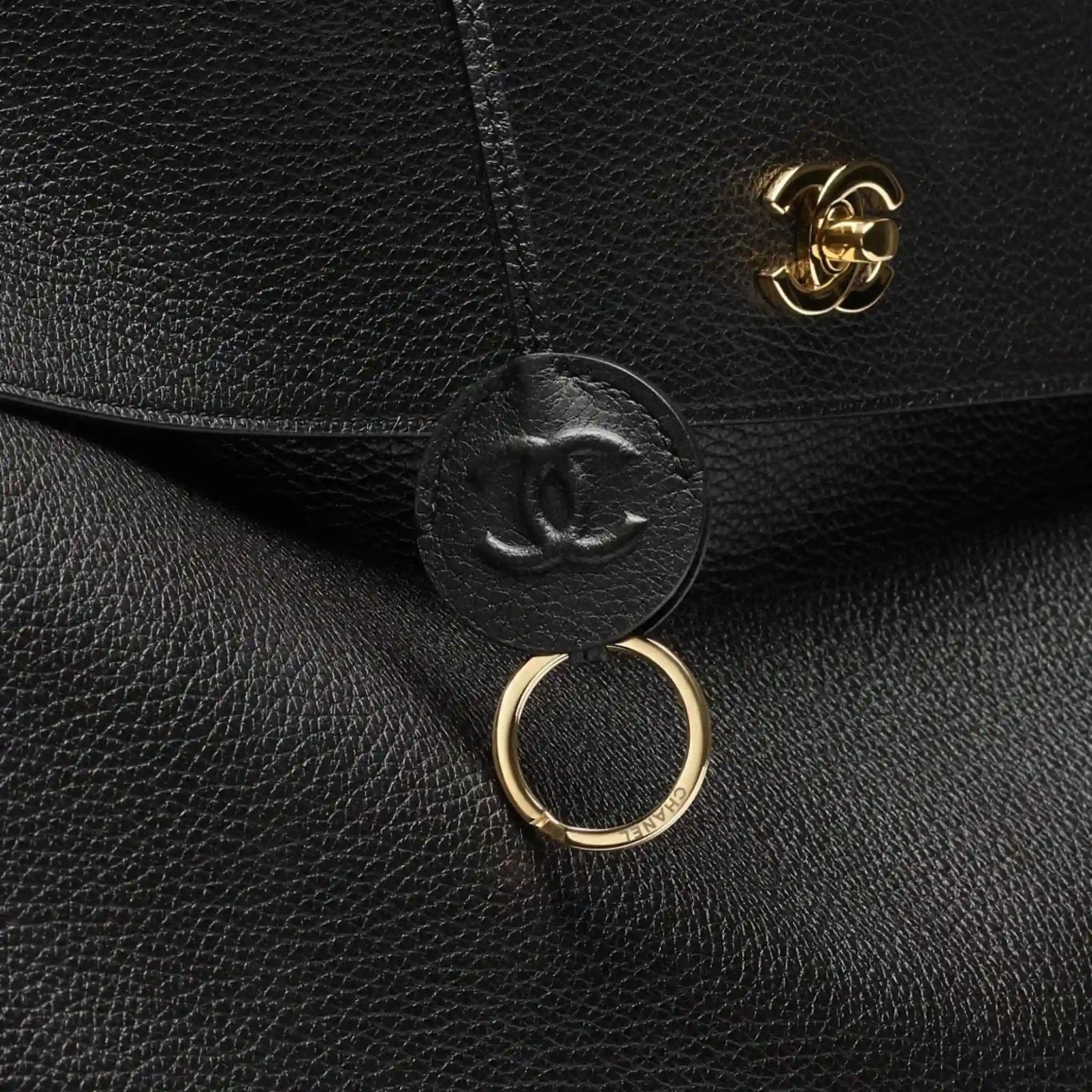 Large Tote Bag Grained Calfskin & Gold-Tone Metal Black - Image 3
