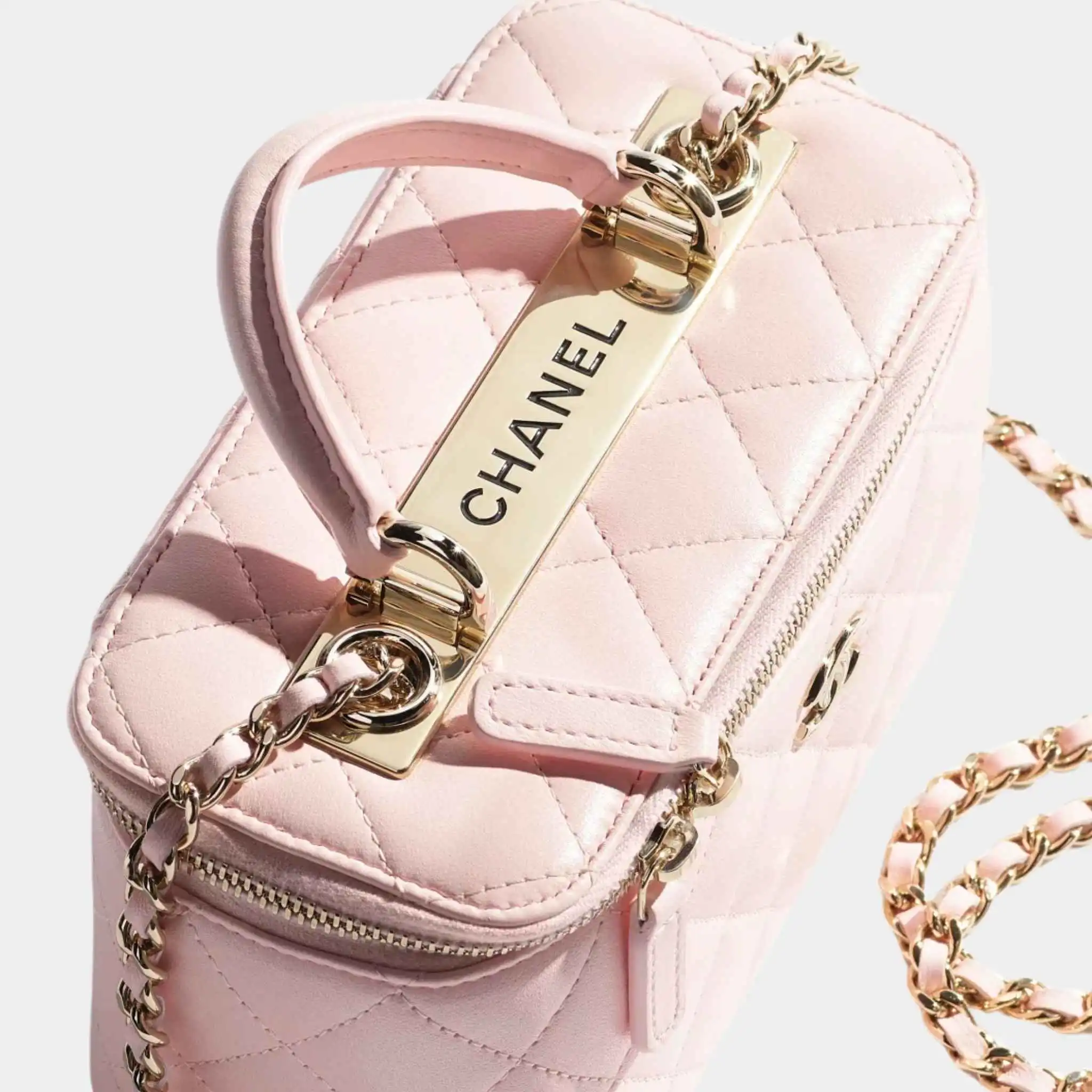 Long Vanity with Chain Lambskin Light Pink - Image 3