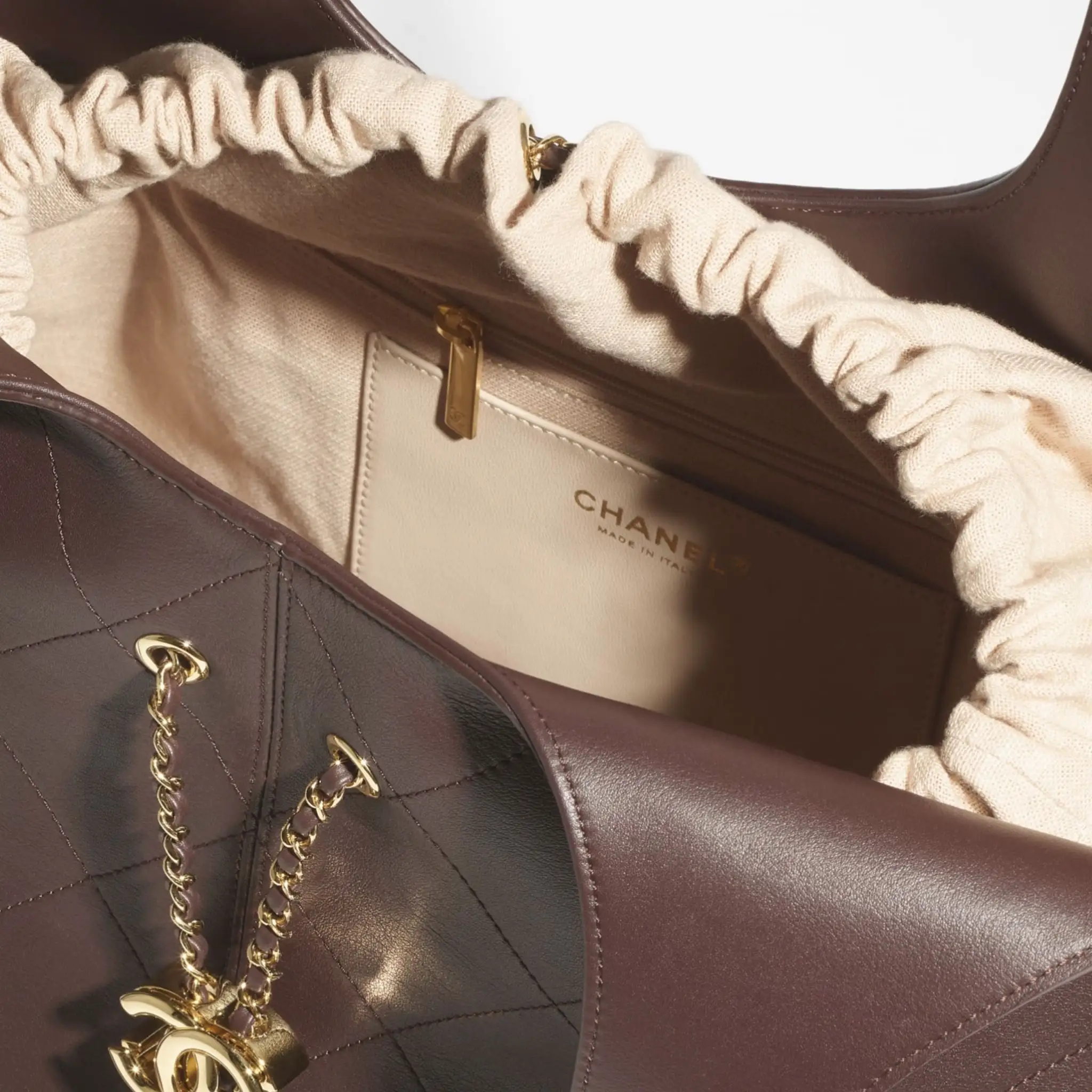 Maxi Shopping Bag Calfskin & Gold Tone Metal Dark Brown - Image 3