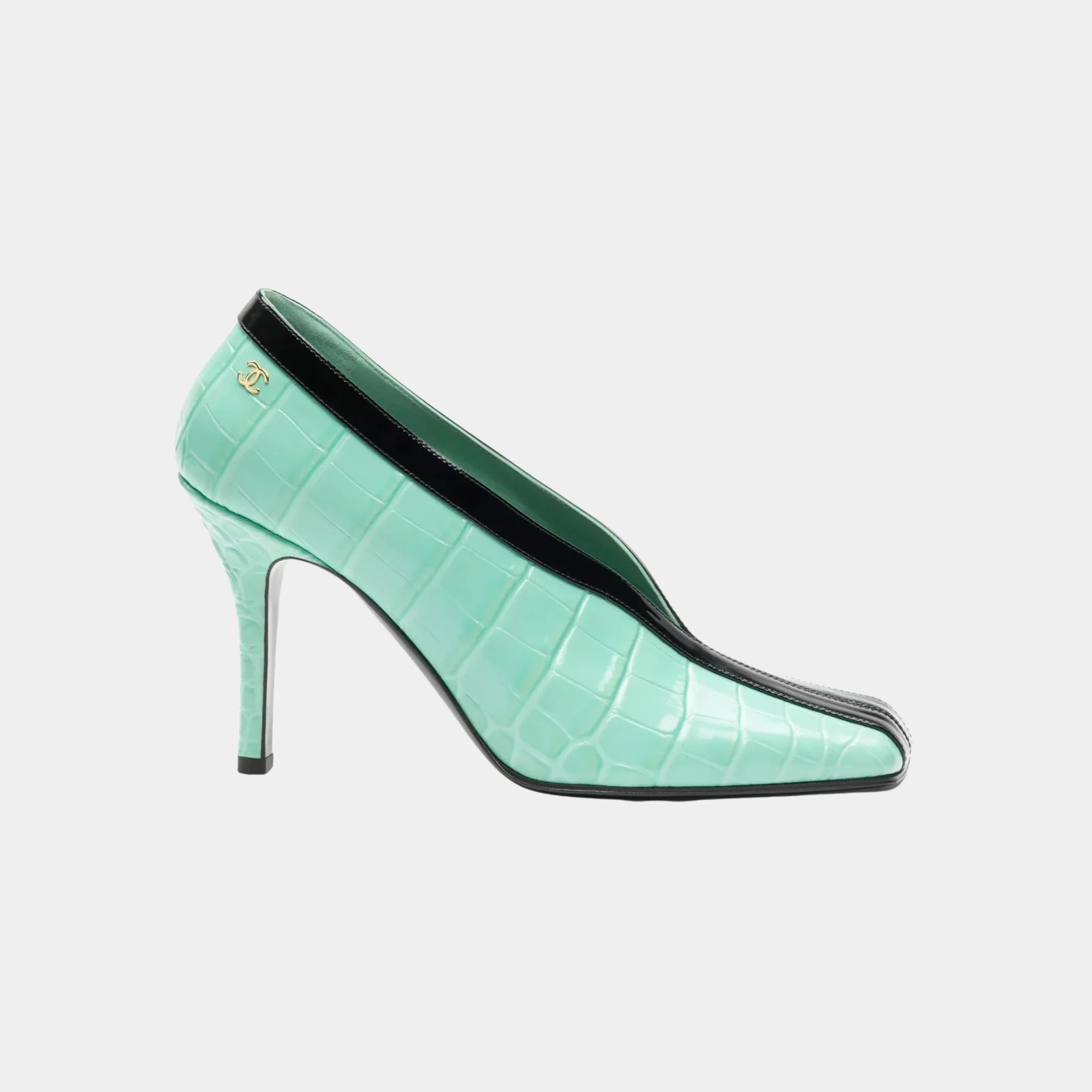 Pumps in Crocodile Embossed Calfskin & Patent Calfskin