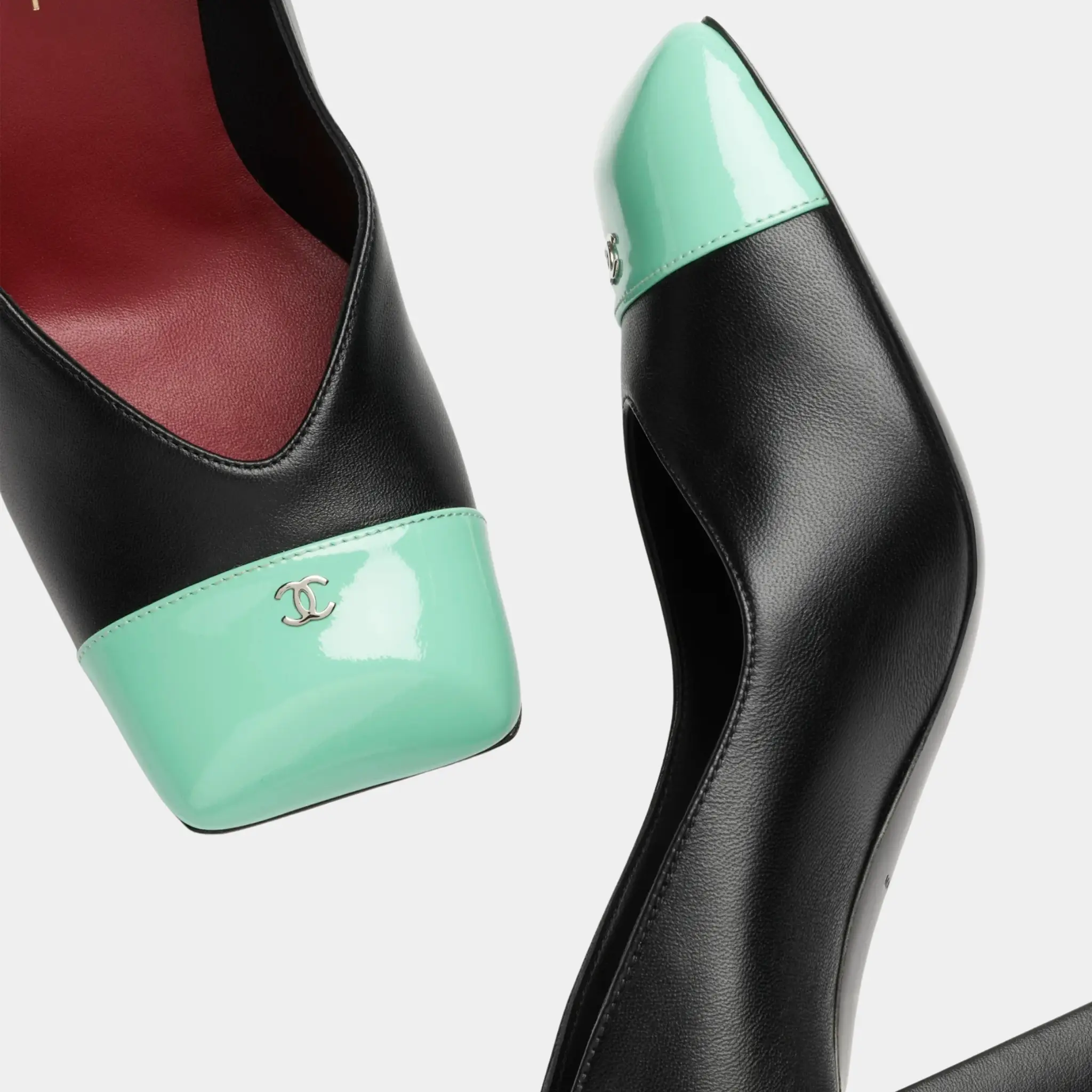 Pumps in Lambskin & Patent Calfskin - Image 3