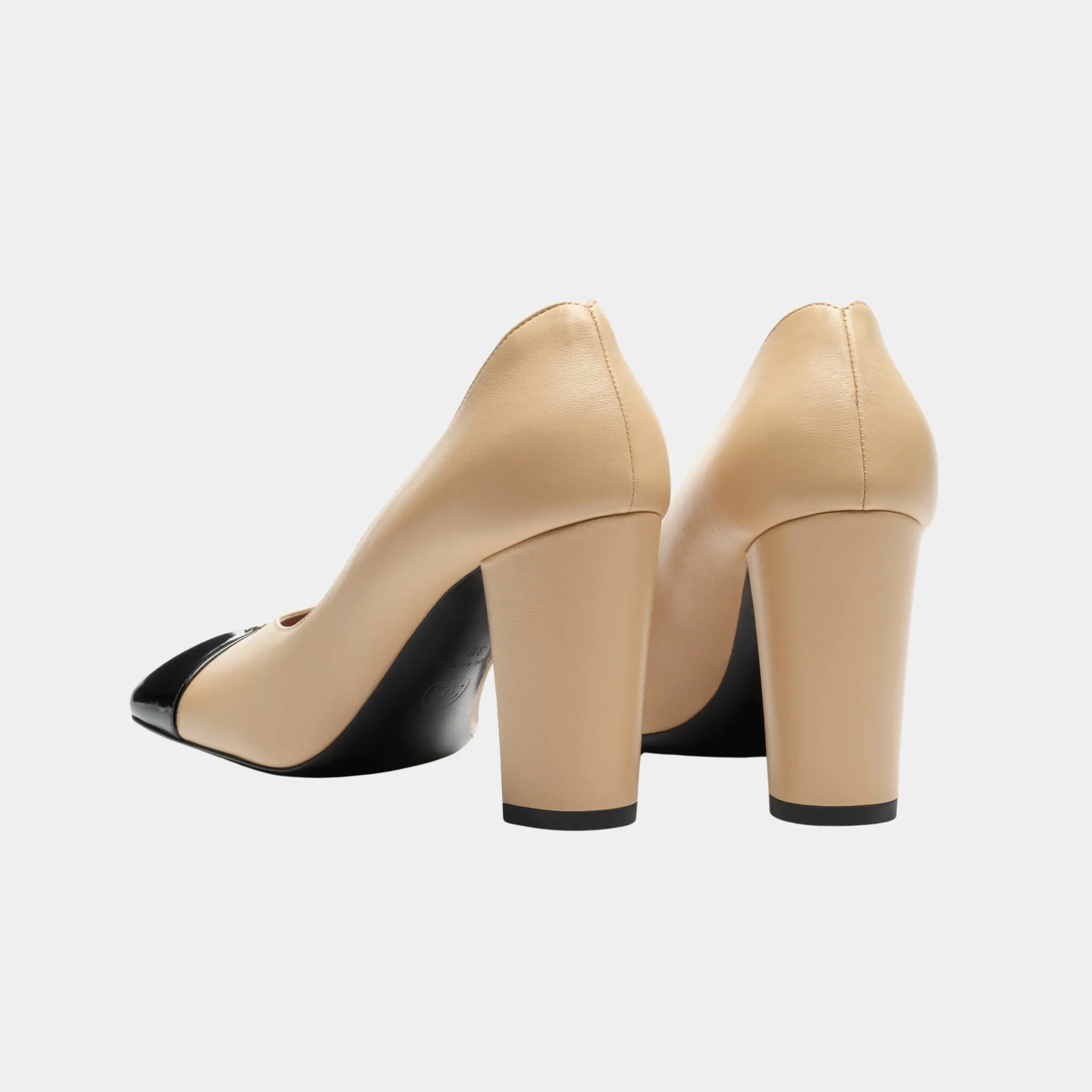 Pumps in Lambskin & Patent Calfskin - Image 7