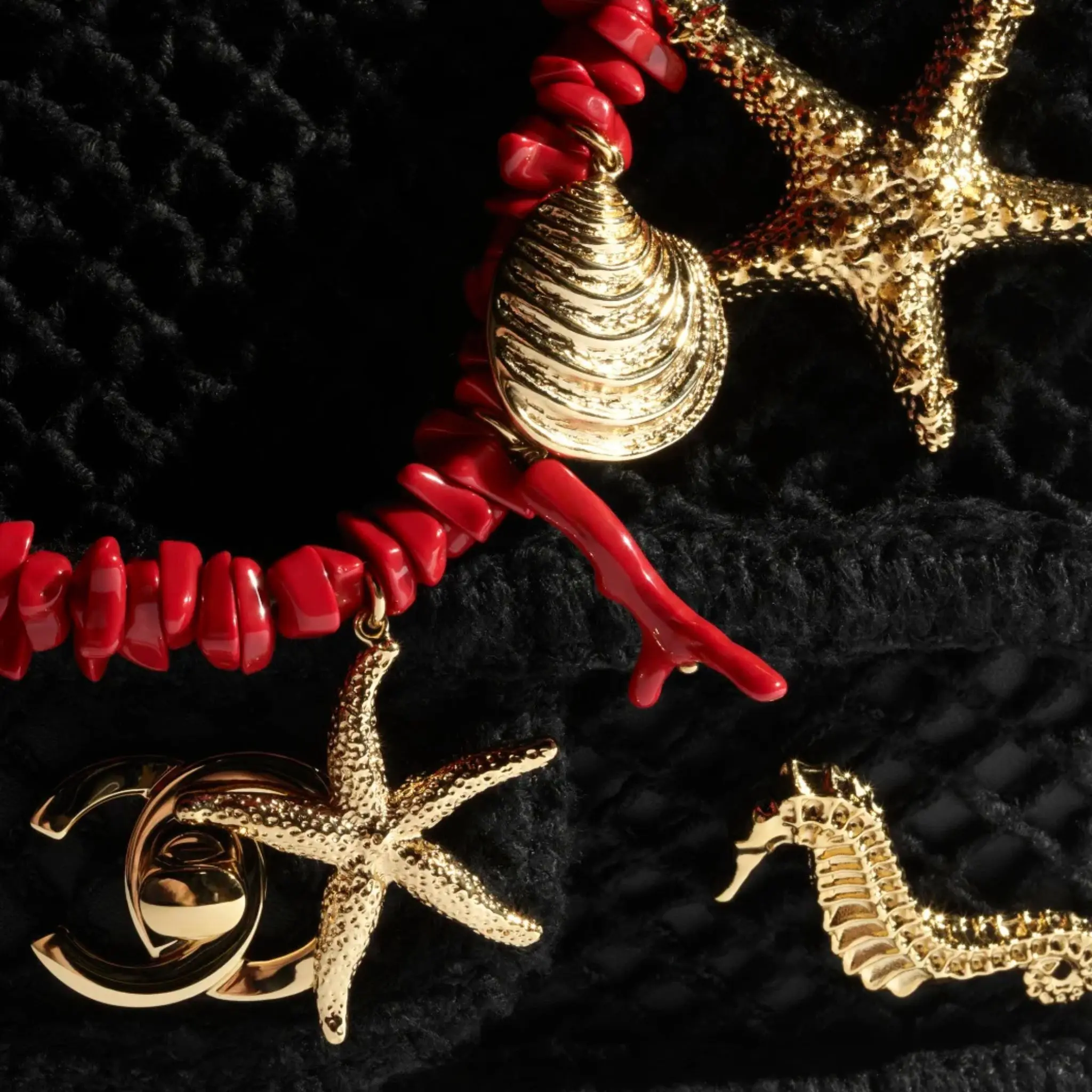 Small Flap Bag Fishnet Charms Resin & Gold-Plated Metal Black - Image 3
