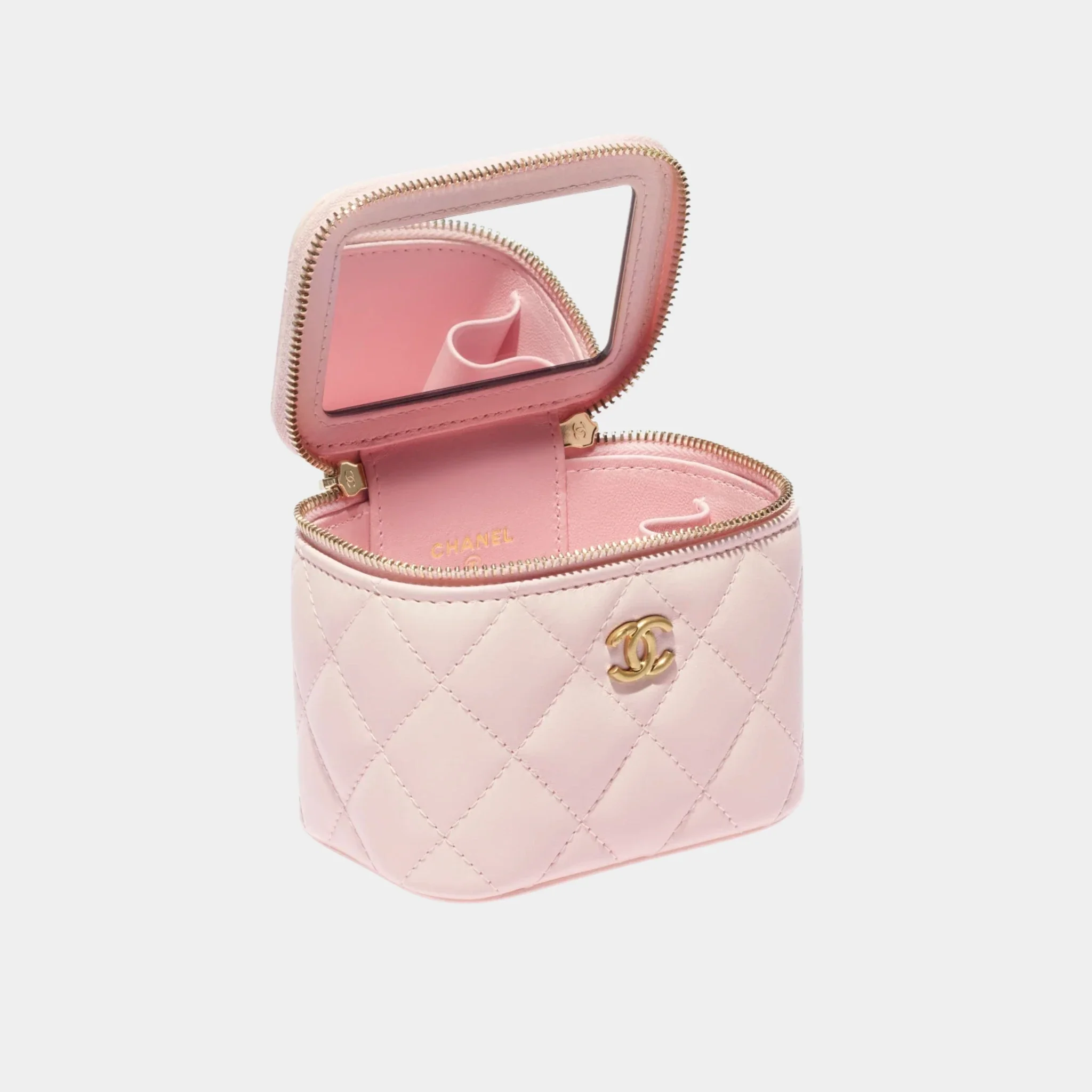 Small Vanity with Chain in Shiny Lambskin - Image 4
