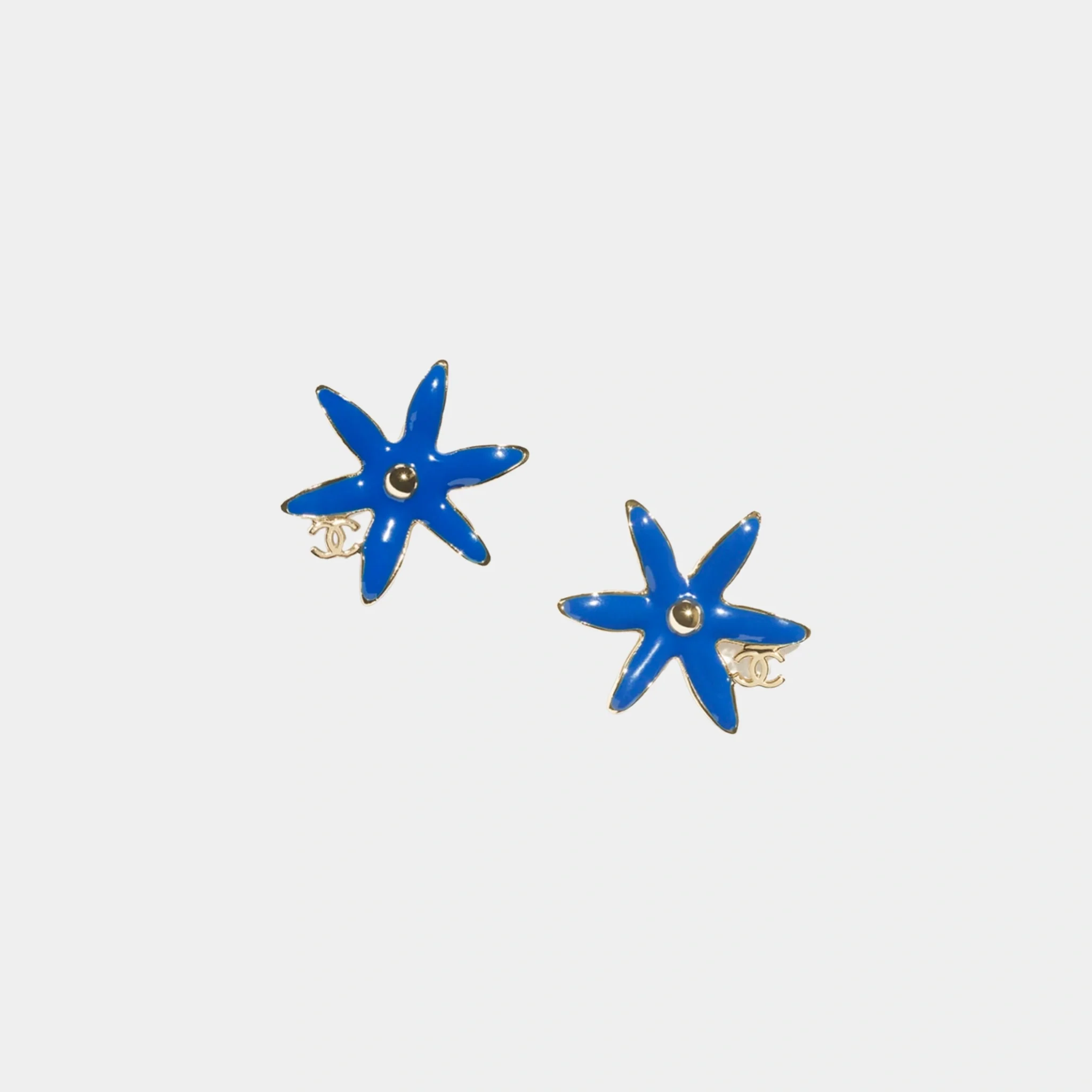 Star Flower Stud Earrings in Metal & Resin
