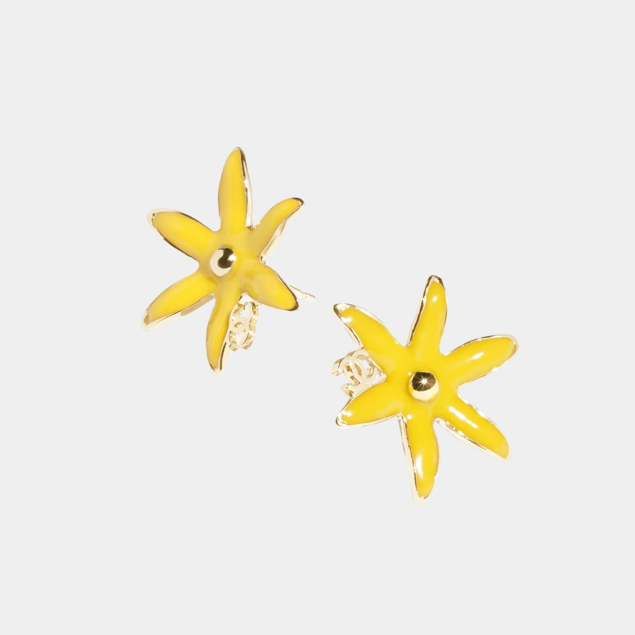 Star Flower Stud Earrings in Metal & Resin - Image 4