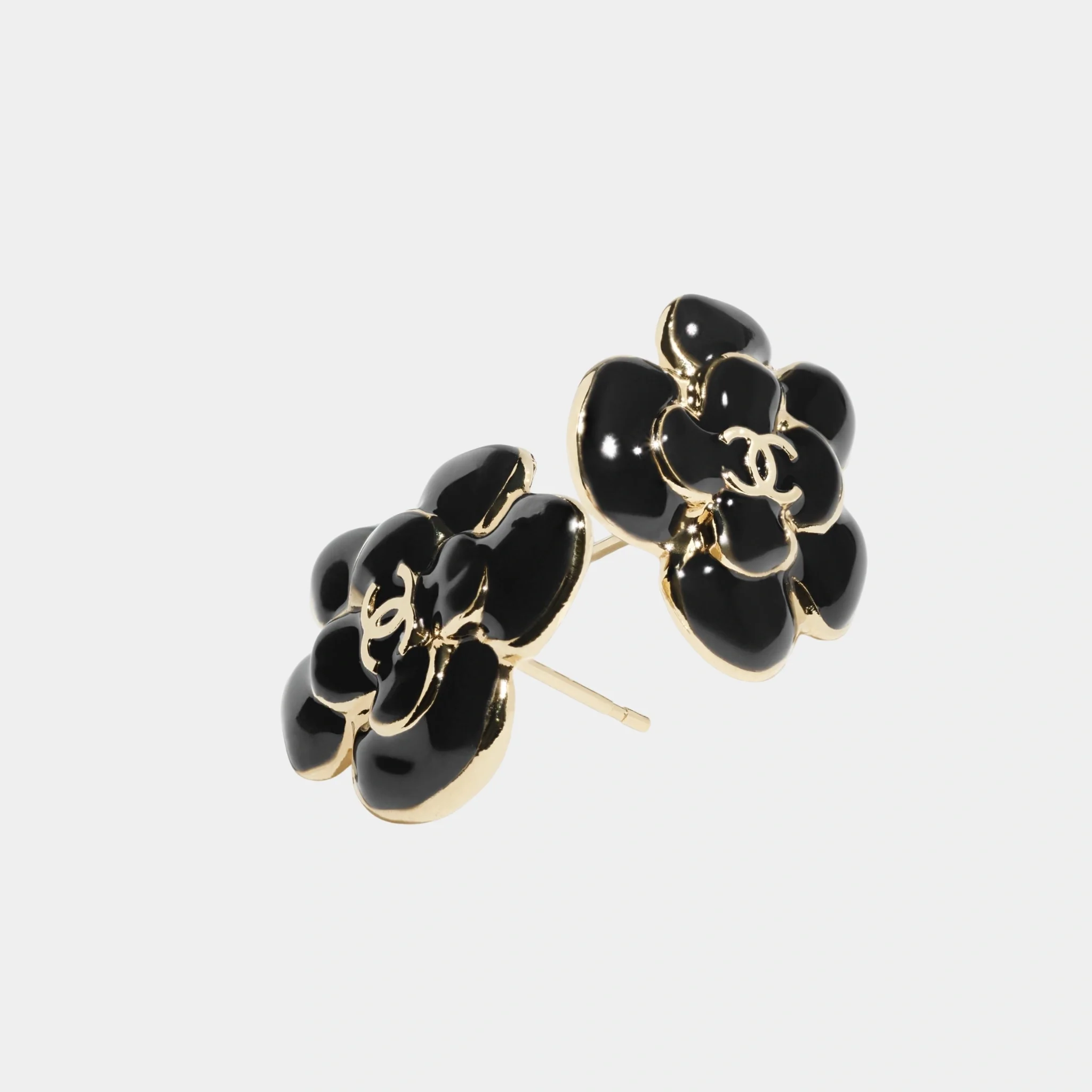 Stud Earrings in Metal and Resin - Image 5