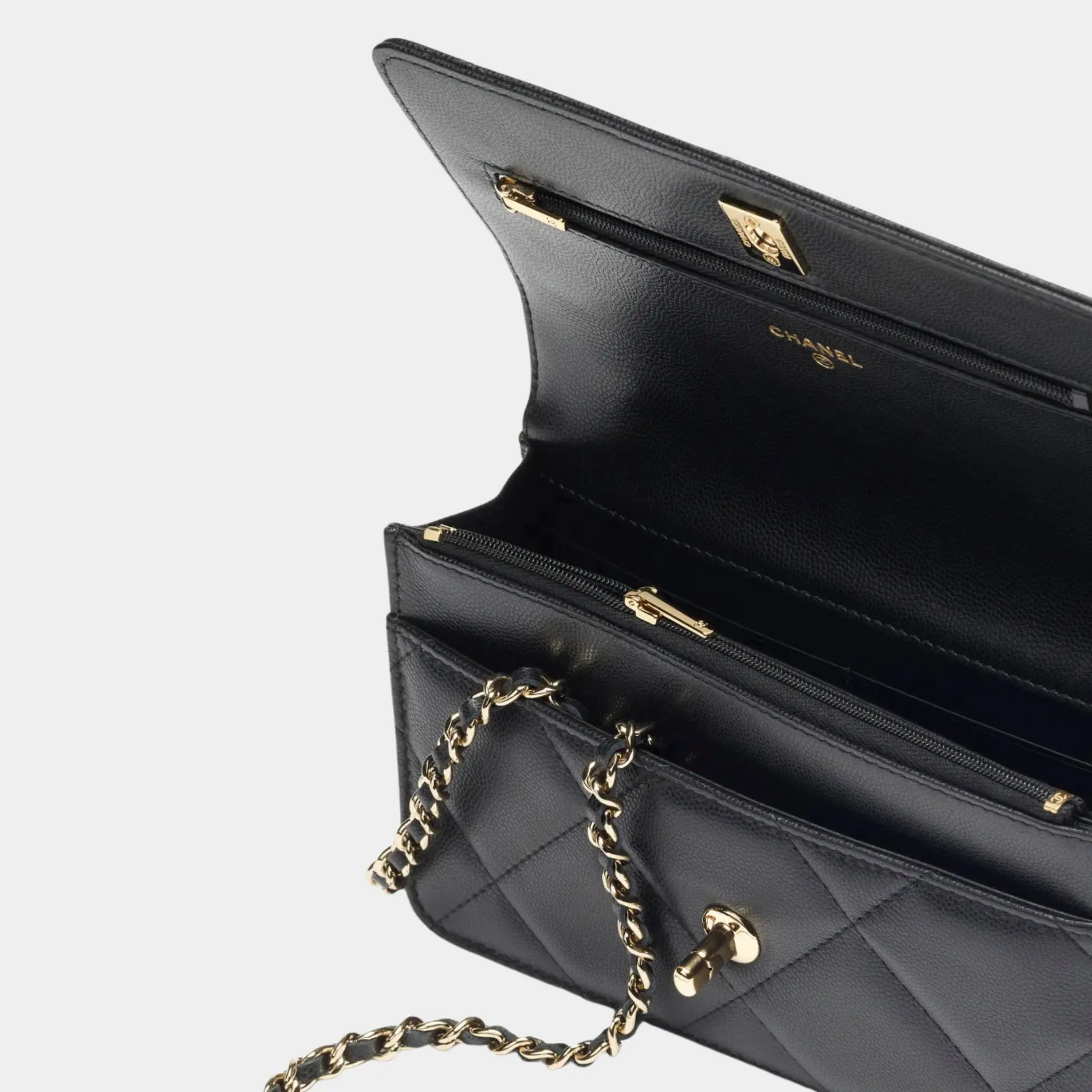 Wallet On Chain Shiny Grained Calfskin & Gold Metal Black - Image 2