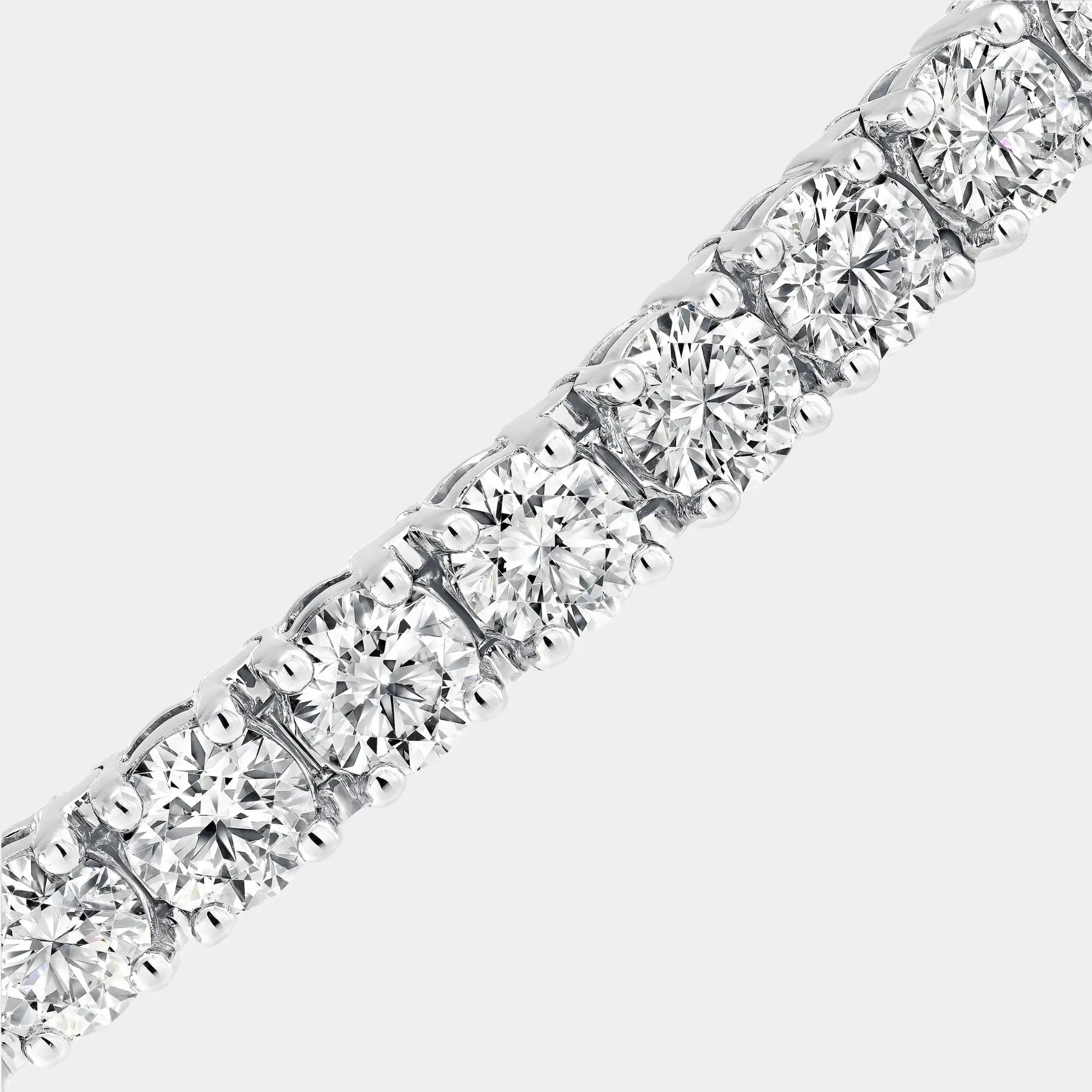 Classic Graff Round Diamond Bracelet - Image 3