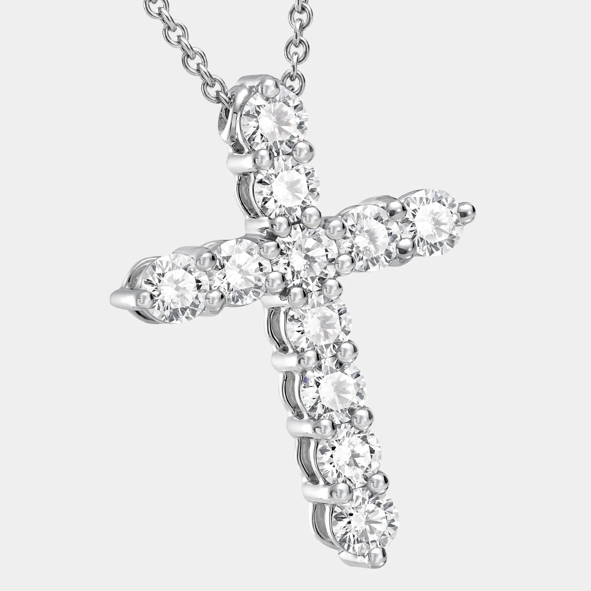 Classic Graff Round Diamond Cross Small Pendant - Image 2
