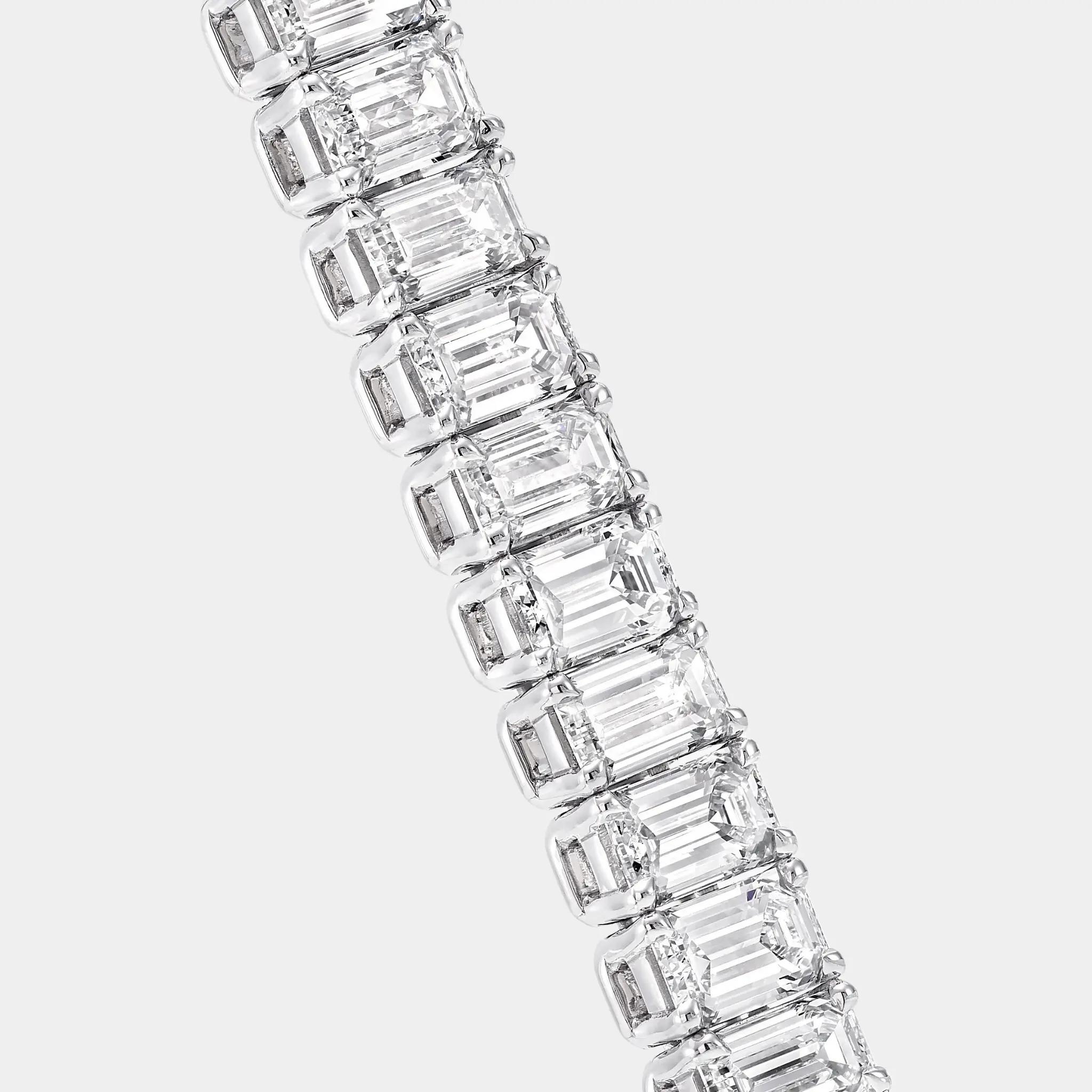 Classic Graff Slim Emerald Cut Diamond Bracelet - Image 3