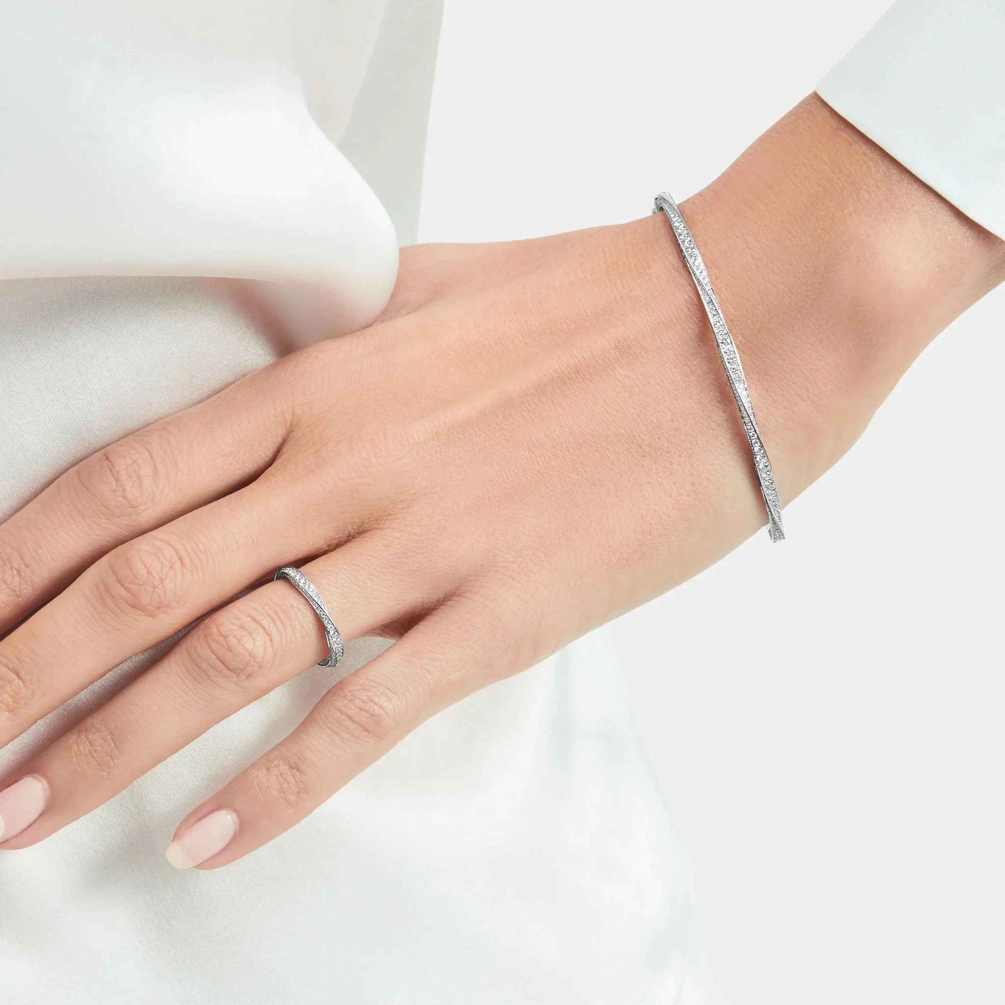 Spiral Pavé Diamond Band White Gold - Image 4