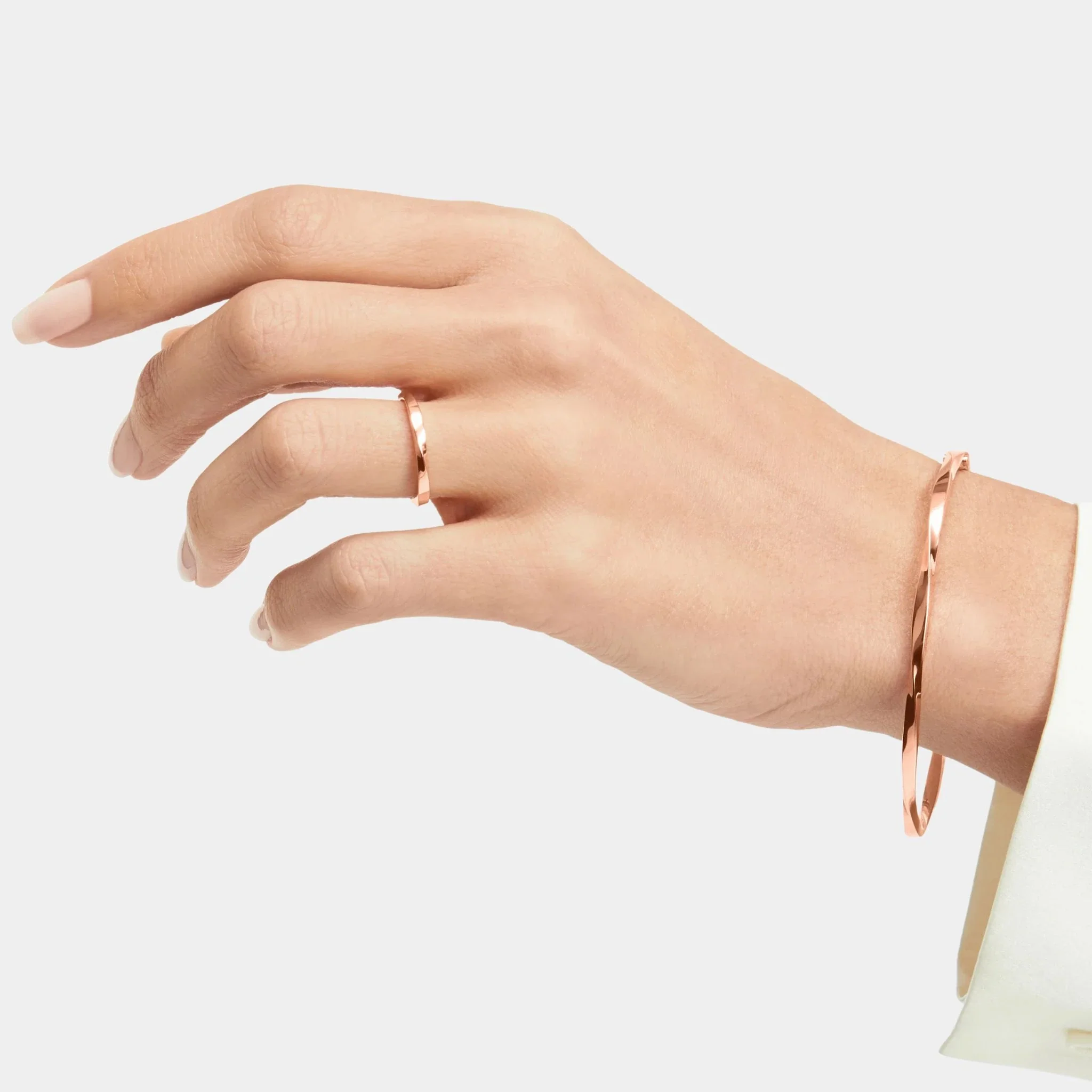 Spiral Rose Gold Band 2.2MM - Image 4
