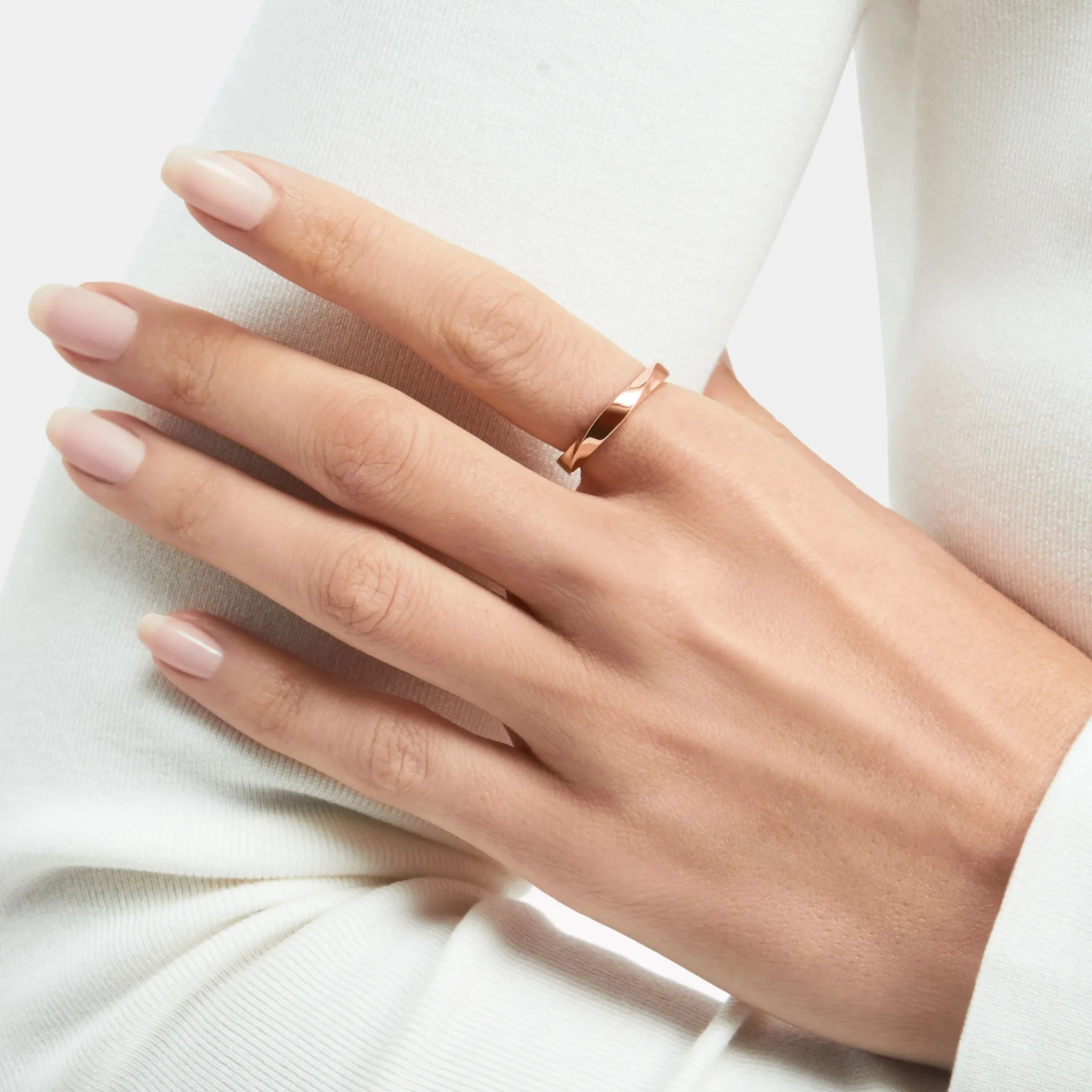 Spiral Rose Gold Band 3.5MM - Image 4