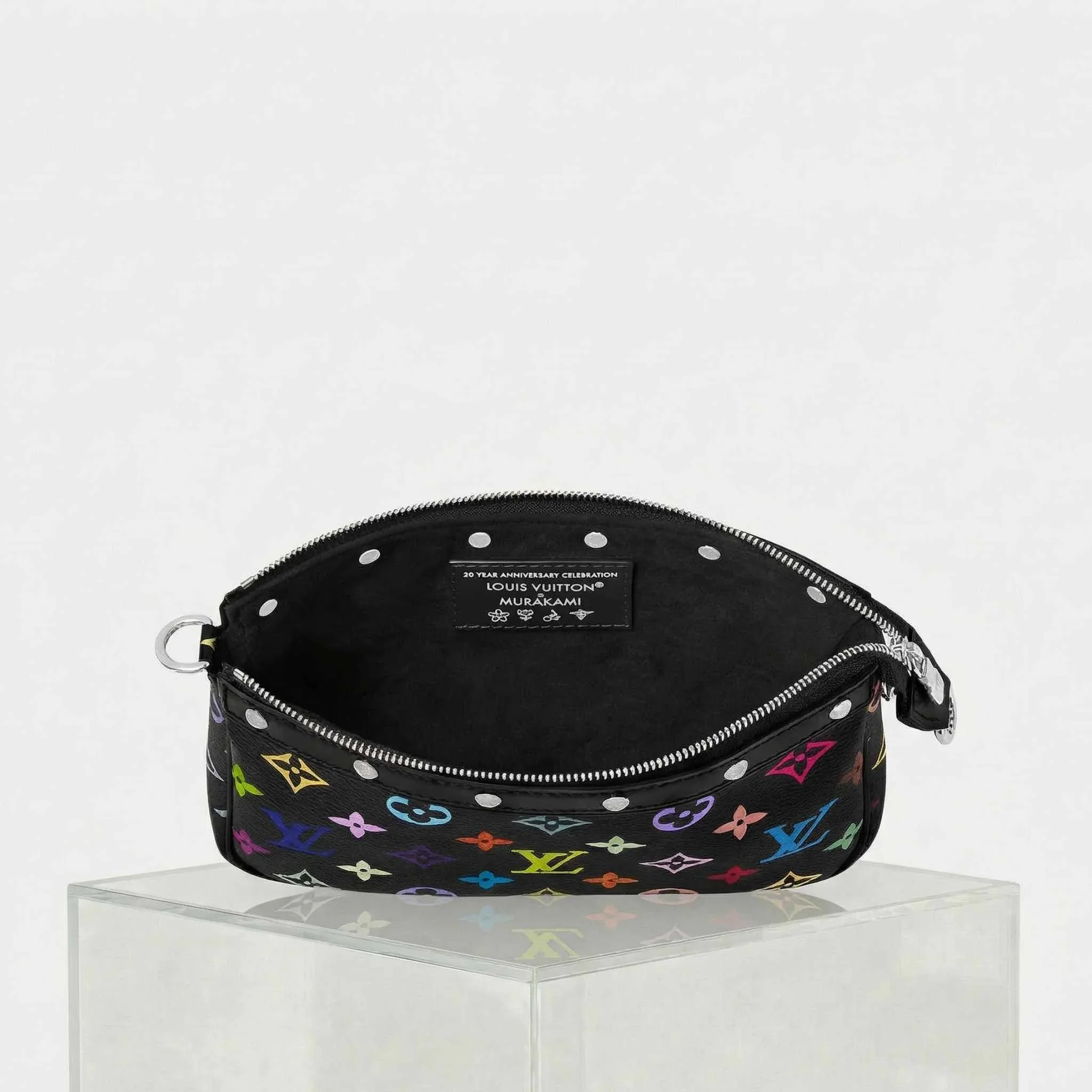 LV x TM Pochette Accessoires Autres Toiles Monogram - Image 6