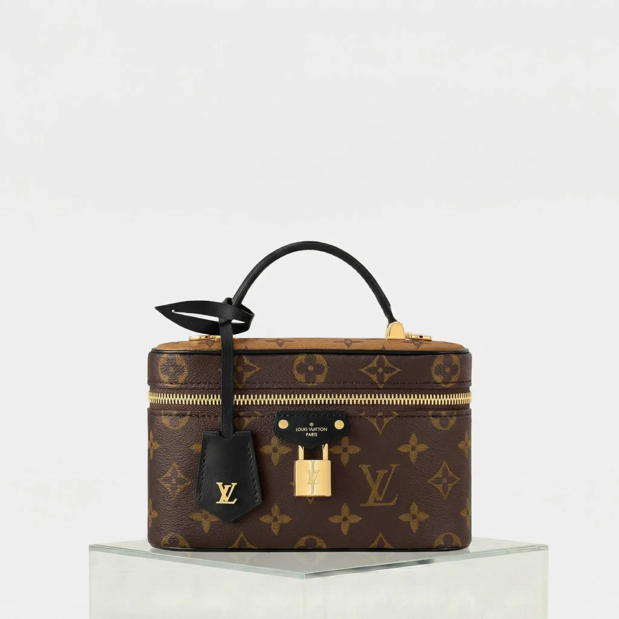Vanity Chain Pouch Monogram Canvas