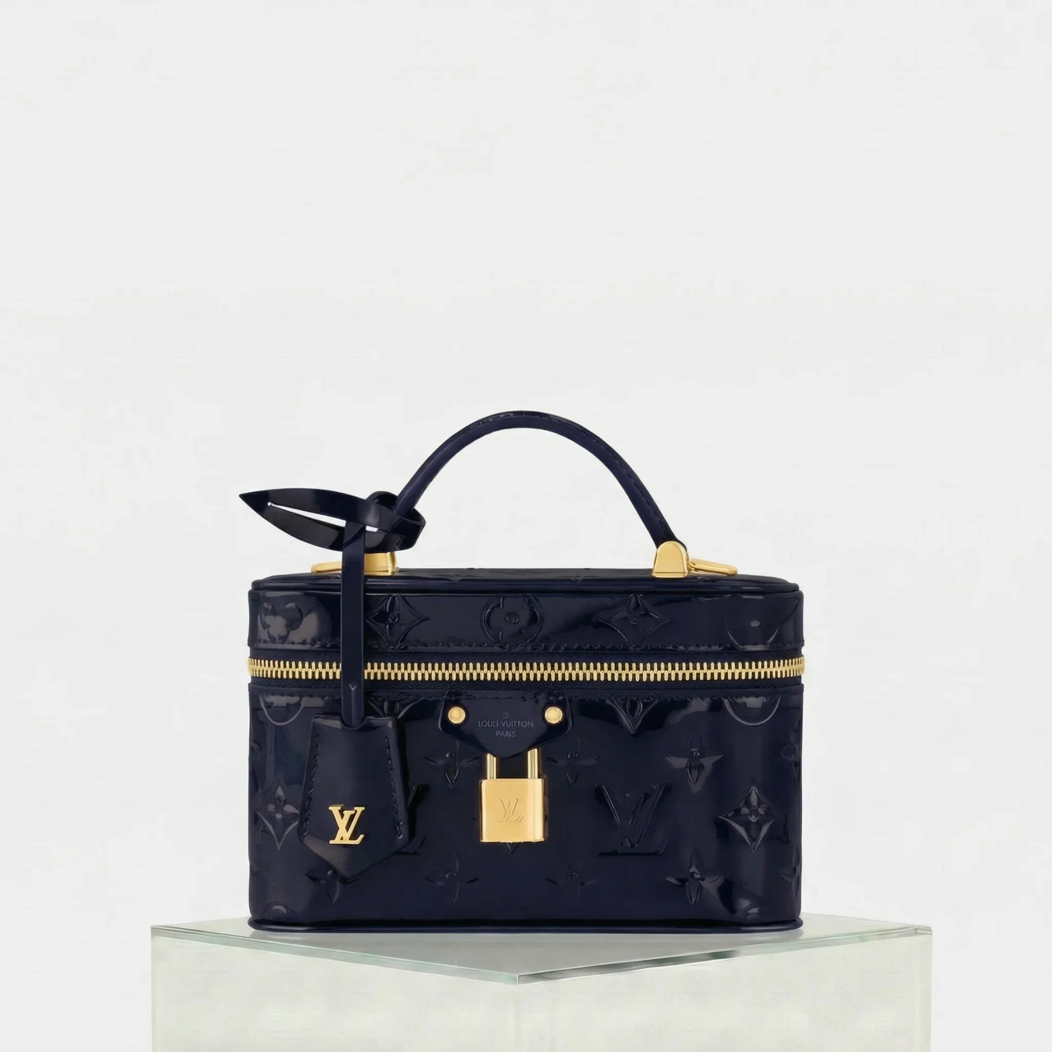 Vanity Chain Pouch Monogram Vernis