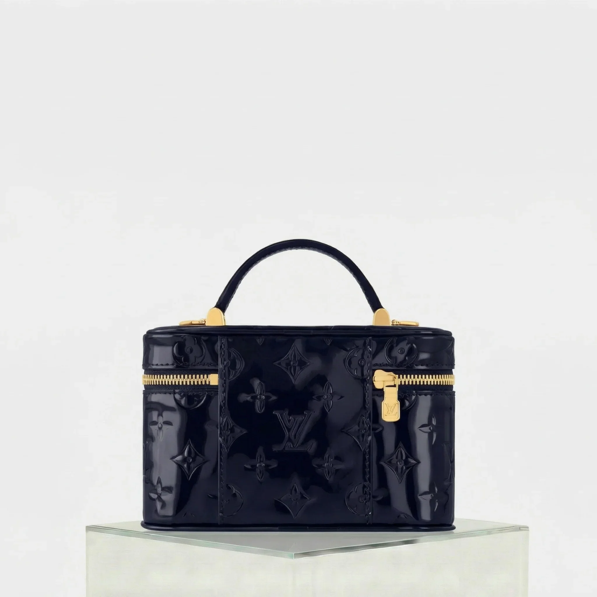 Vanity Chain Pouch Monogram Vernis - Image 3