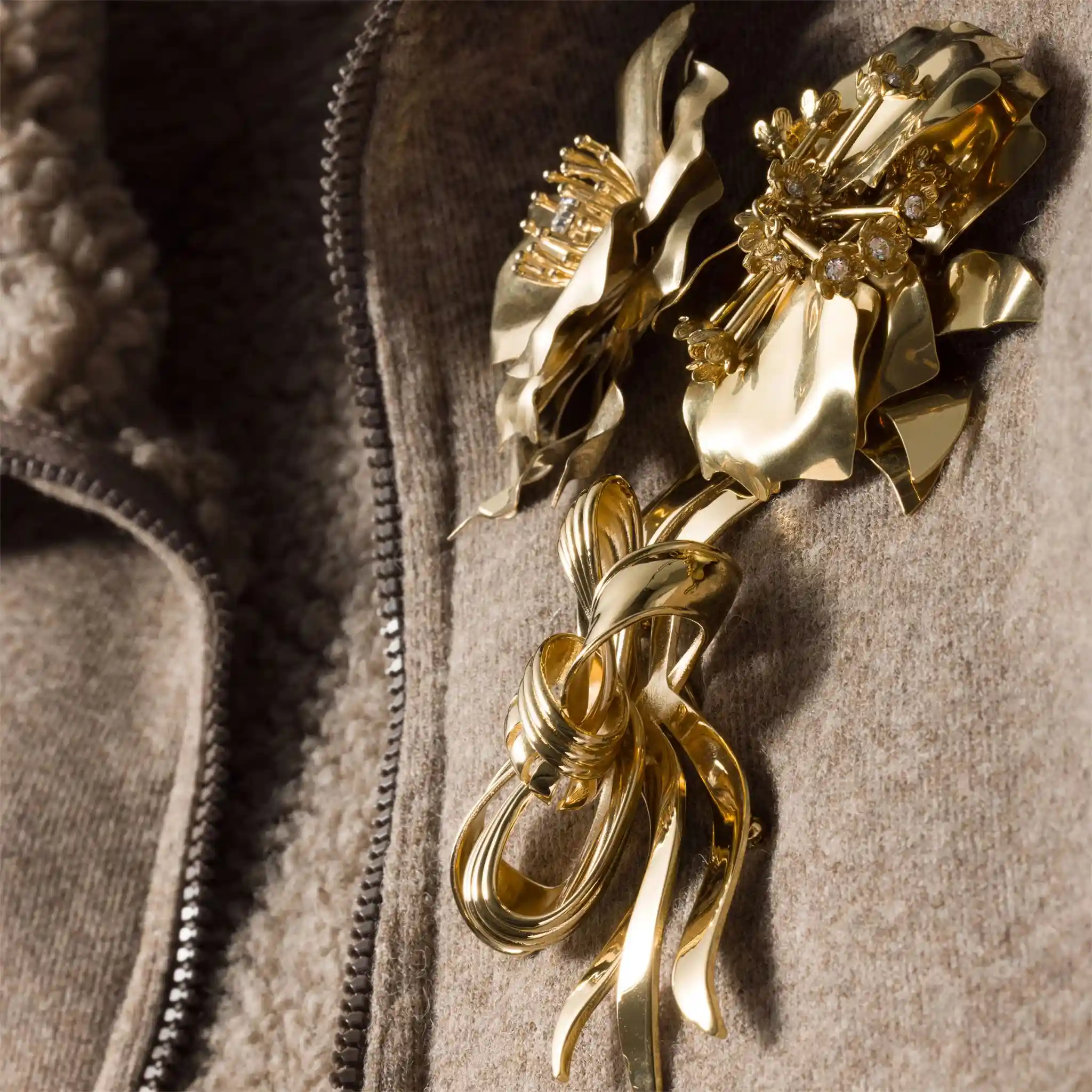 Metal Bow Brooch - Image 2