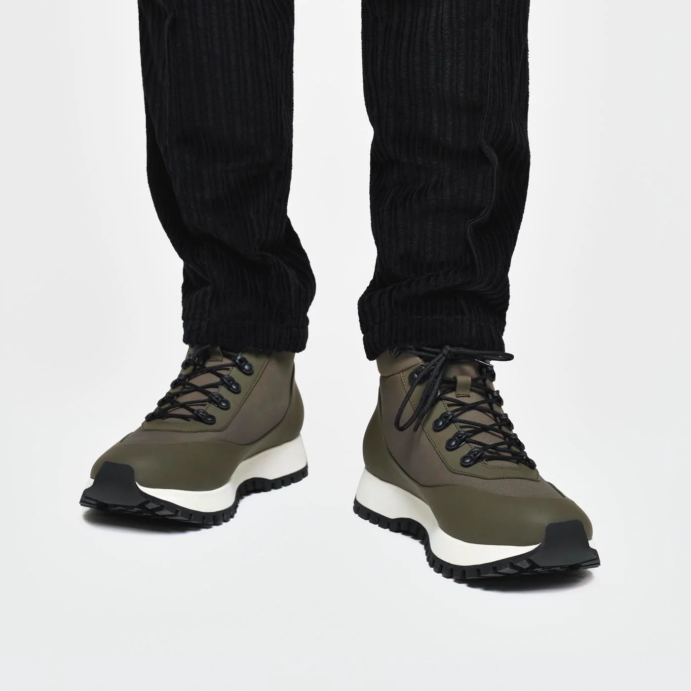 Toronto Sneakers - Image 2