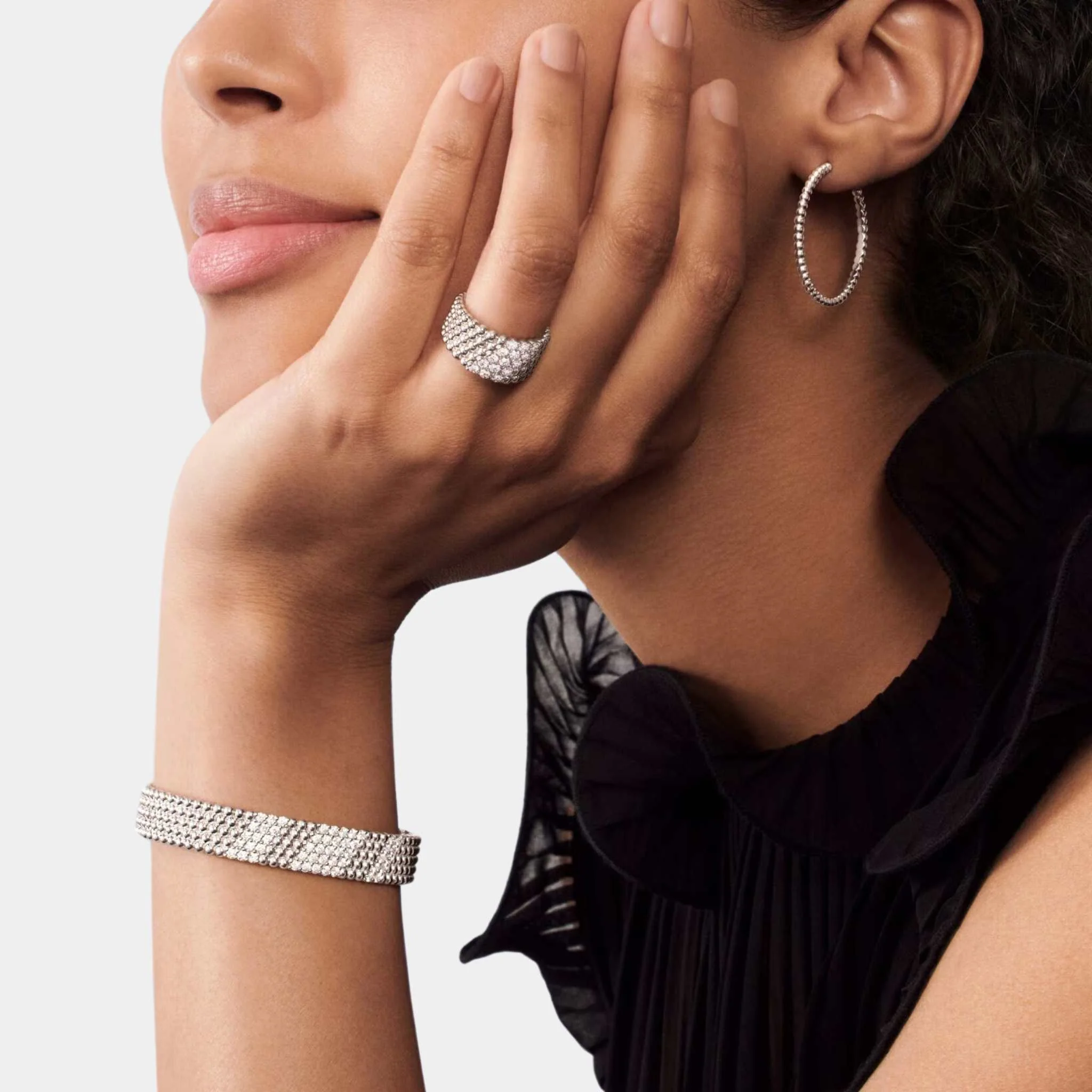 Perlée Diamonds Bracelet 5 Rows Medium Model White Gold Diamond - Image 2