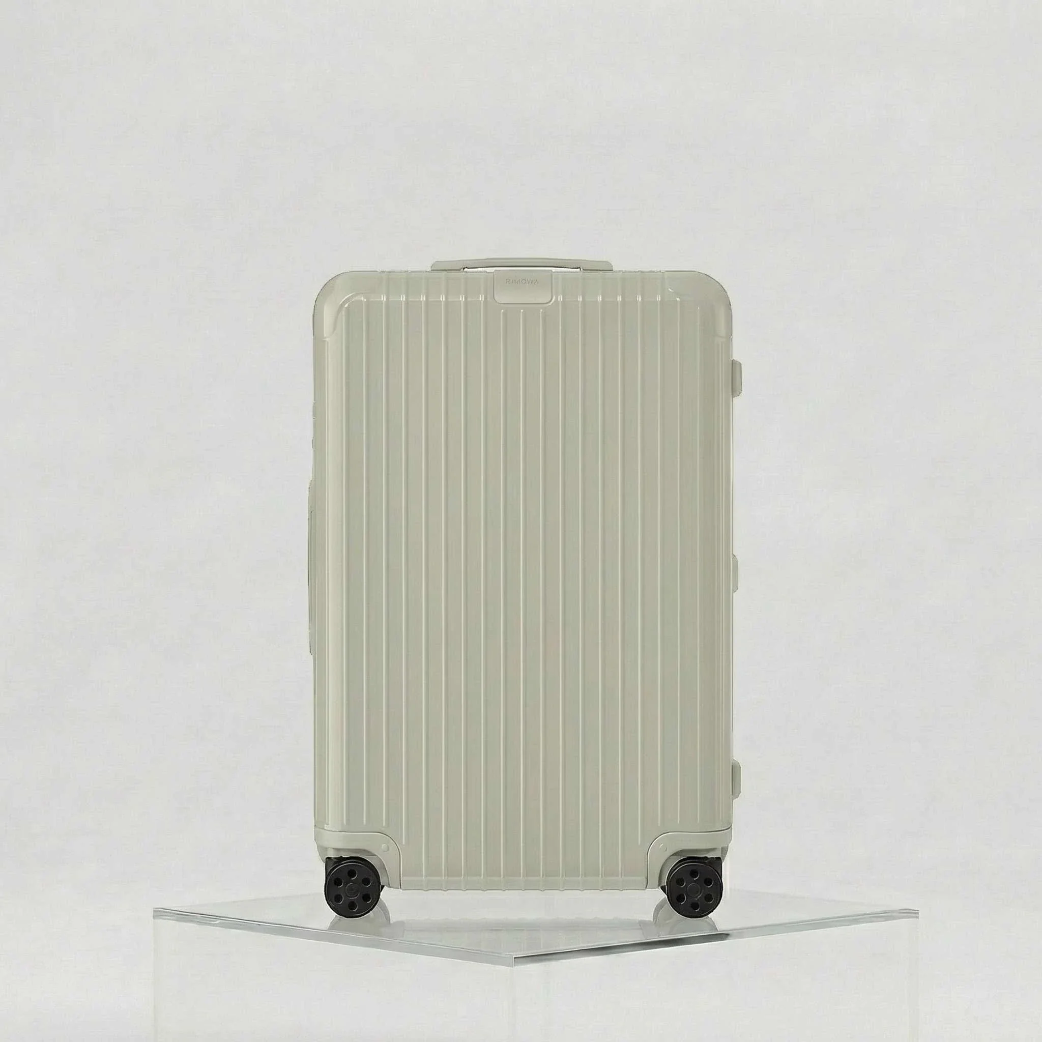 Check-In L Essential - Image 2
