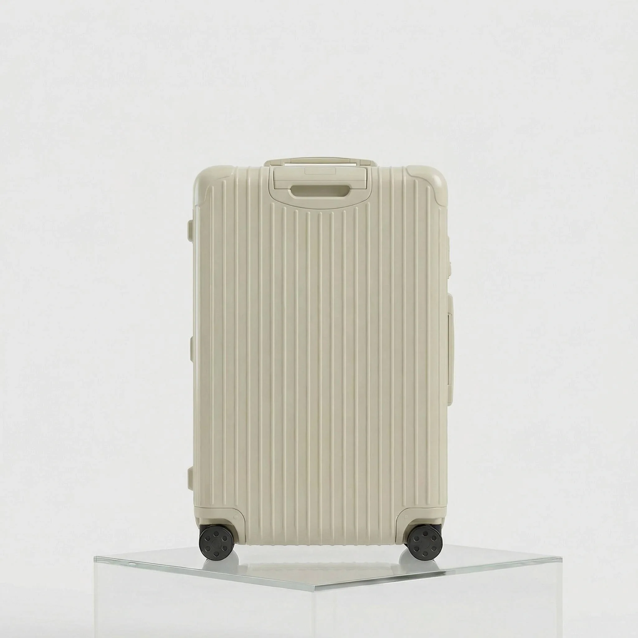 Check-In L Essential - Image 3
