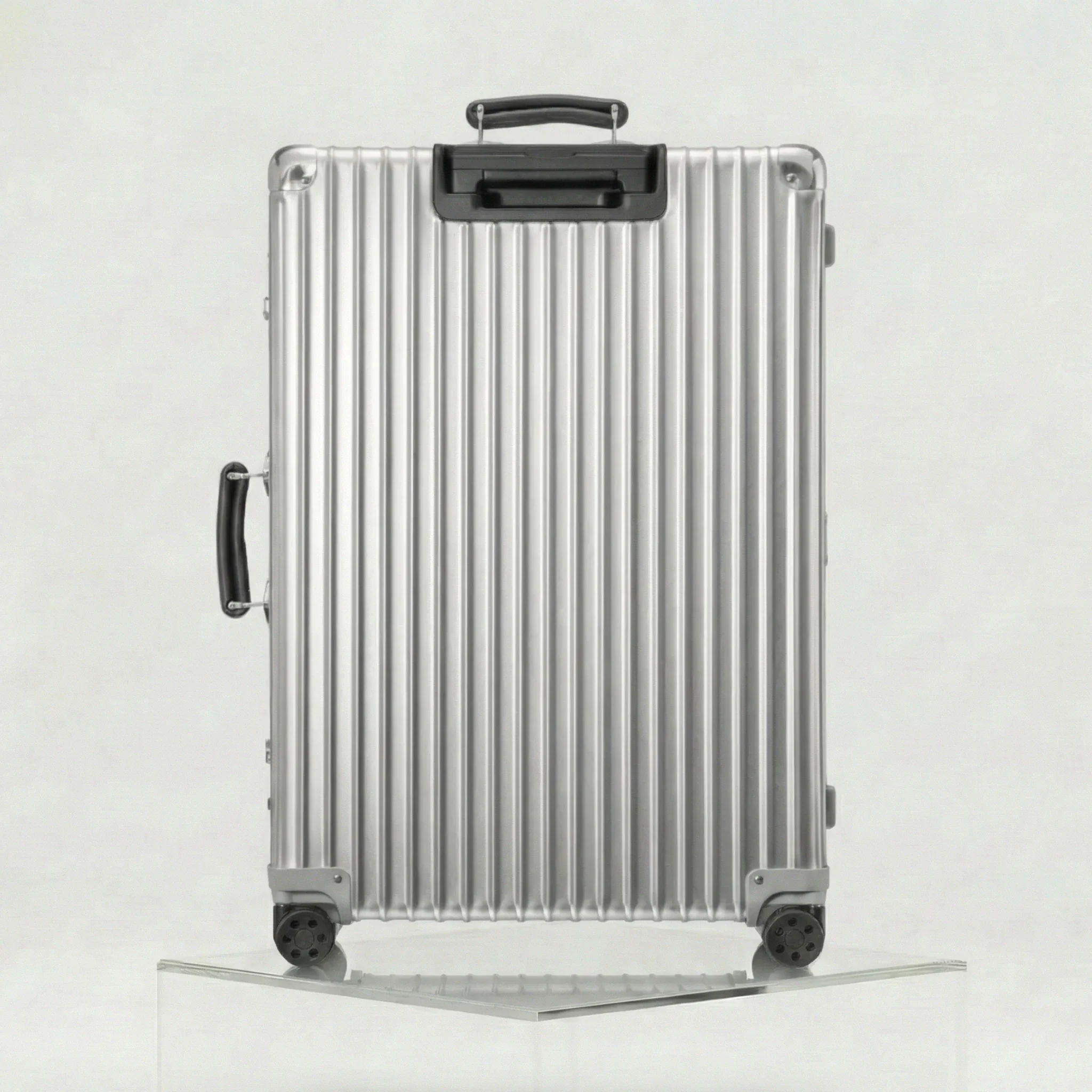 Classic Check In L - Image 9