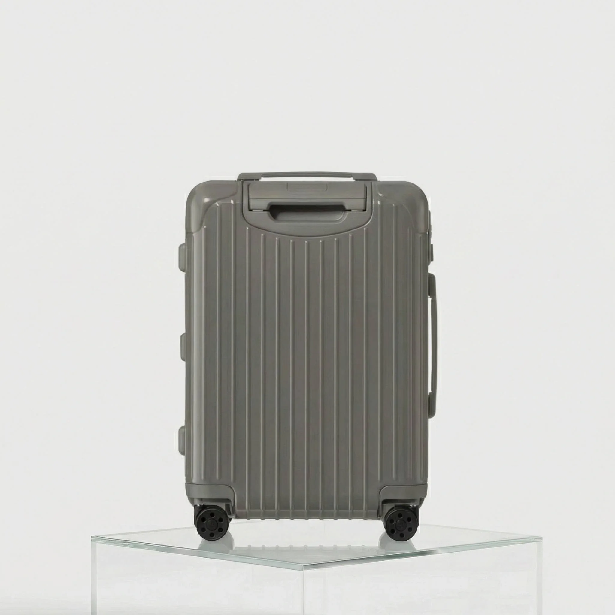 Essential Cabin - Image 12