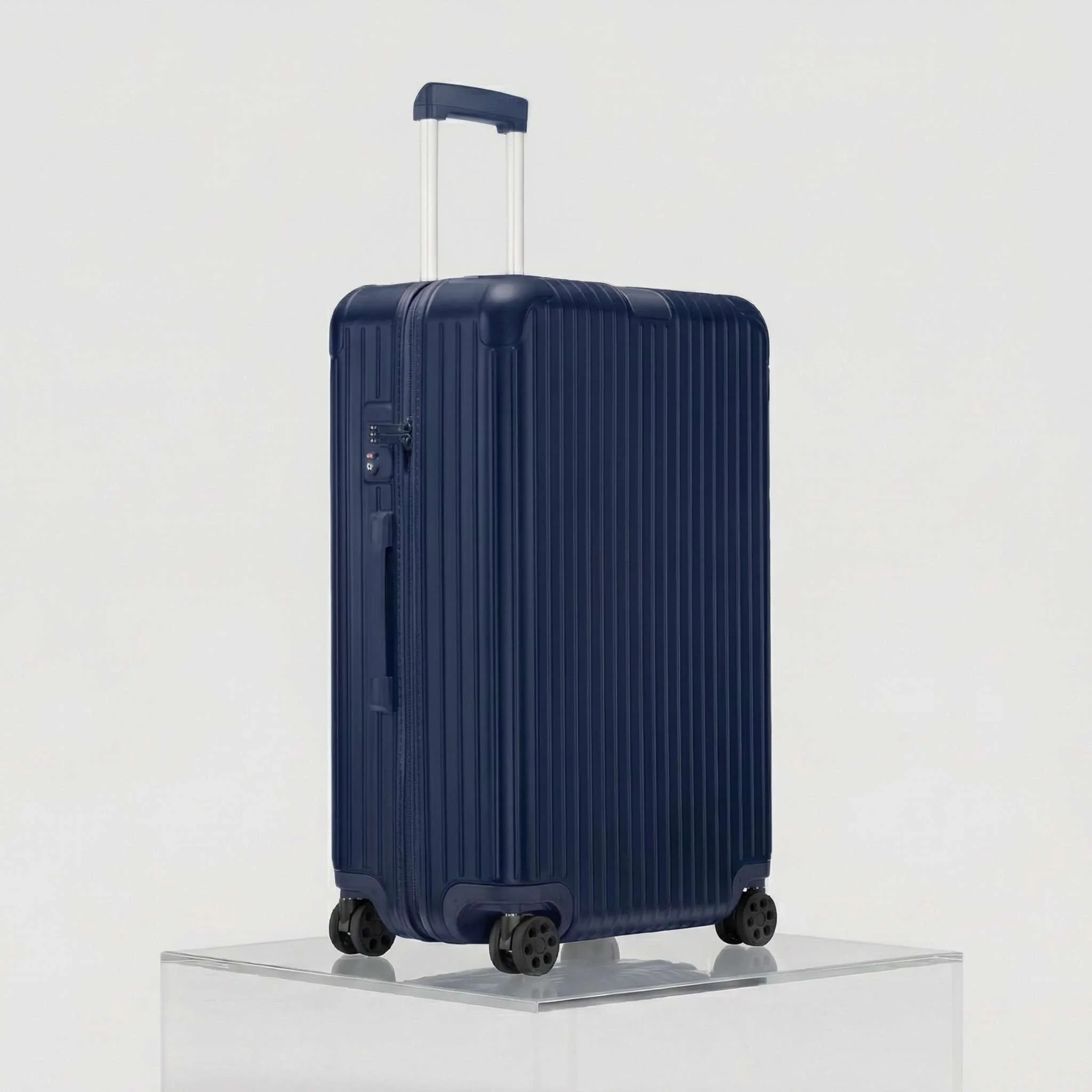 Essential Check In L - Image 16