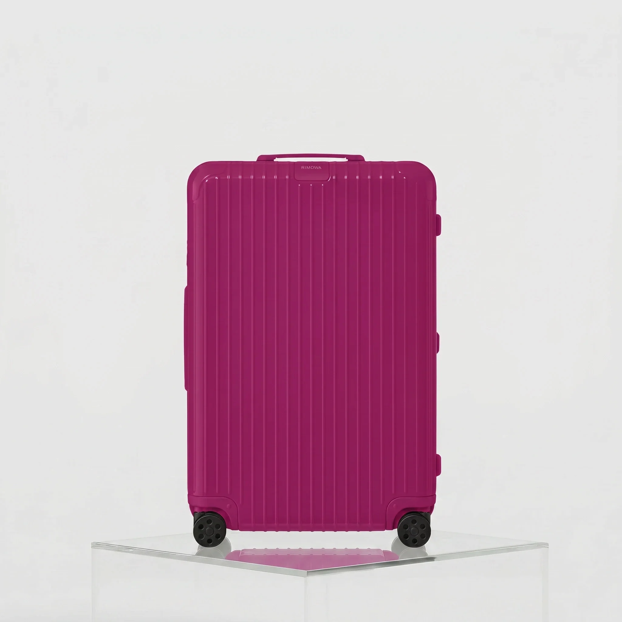 Essential Check In L - Image 2