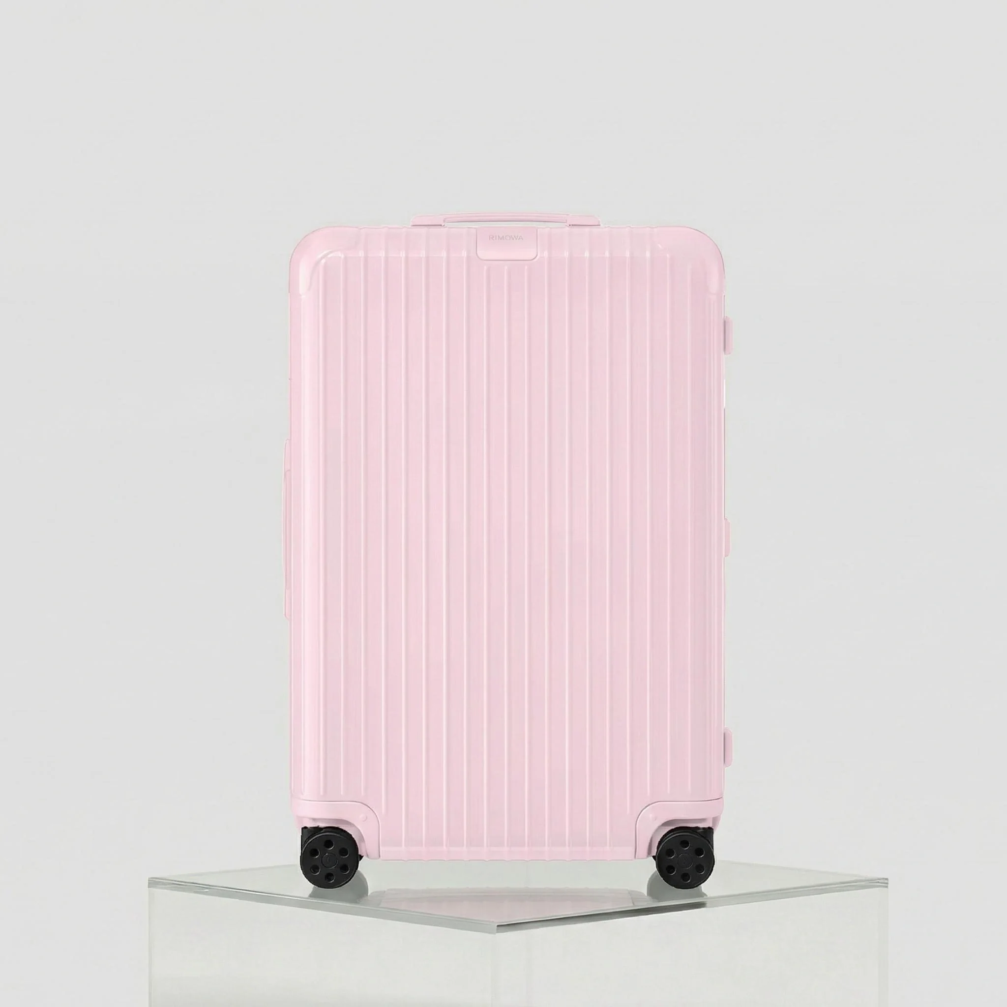 Essential Check In L - Image 20