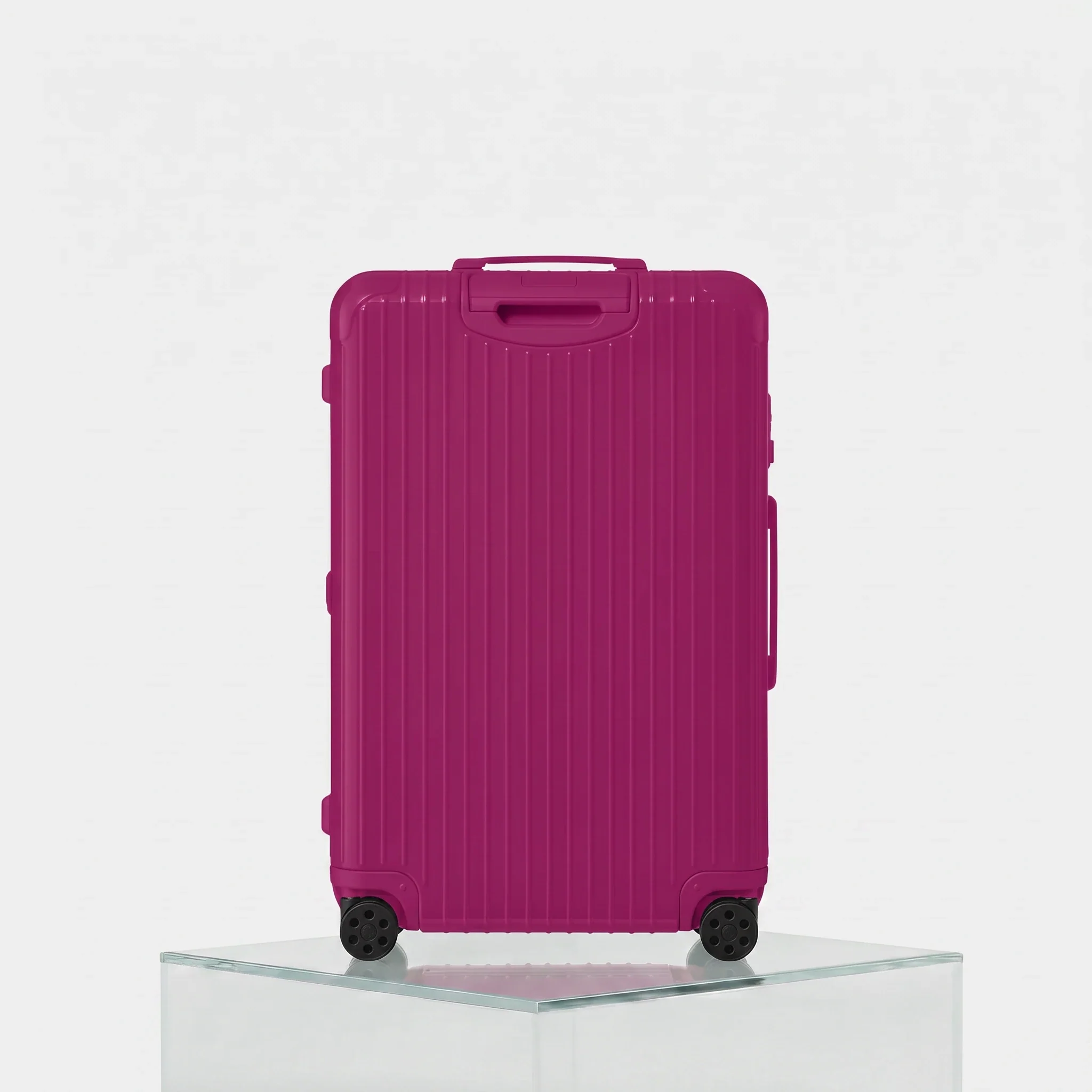 Essential Check In L - Image 3