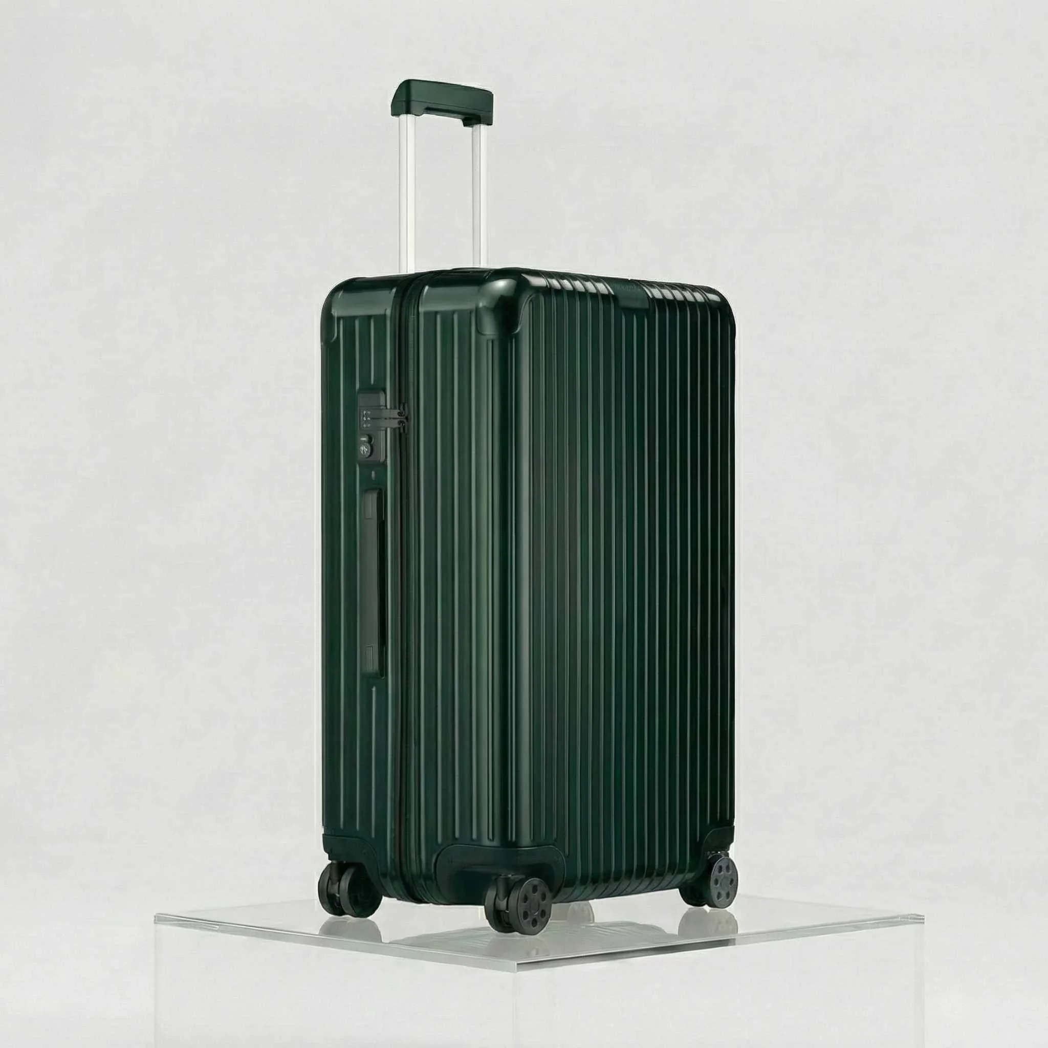 Essential Check In L - Image 4
