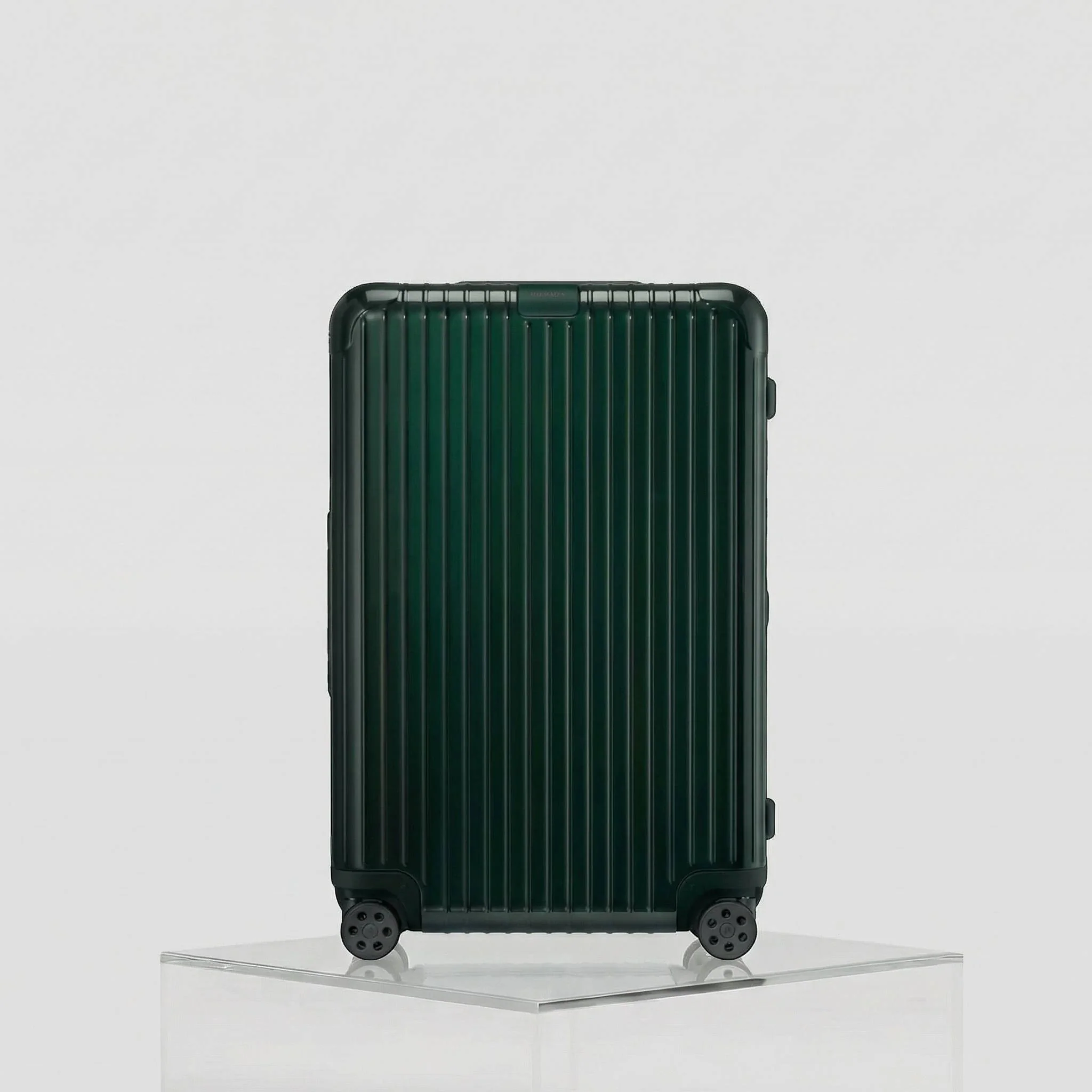 Essential Check In L - Image 5
