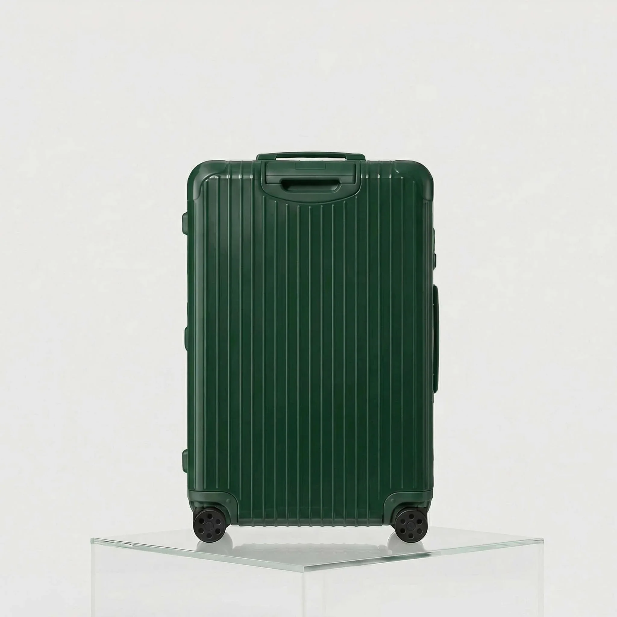 Essential Check In L - Image 6