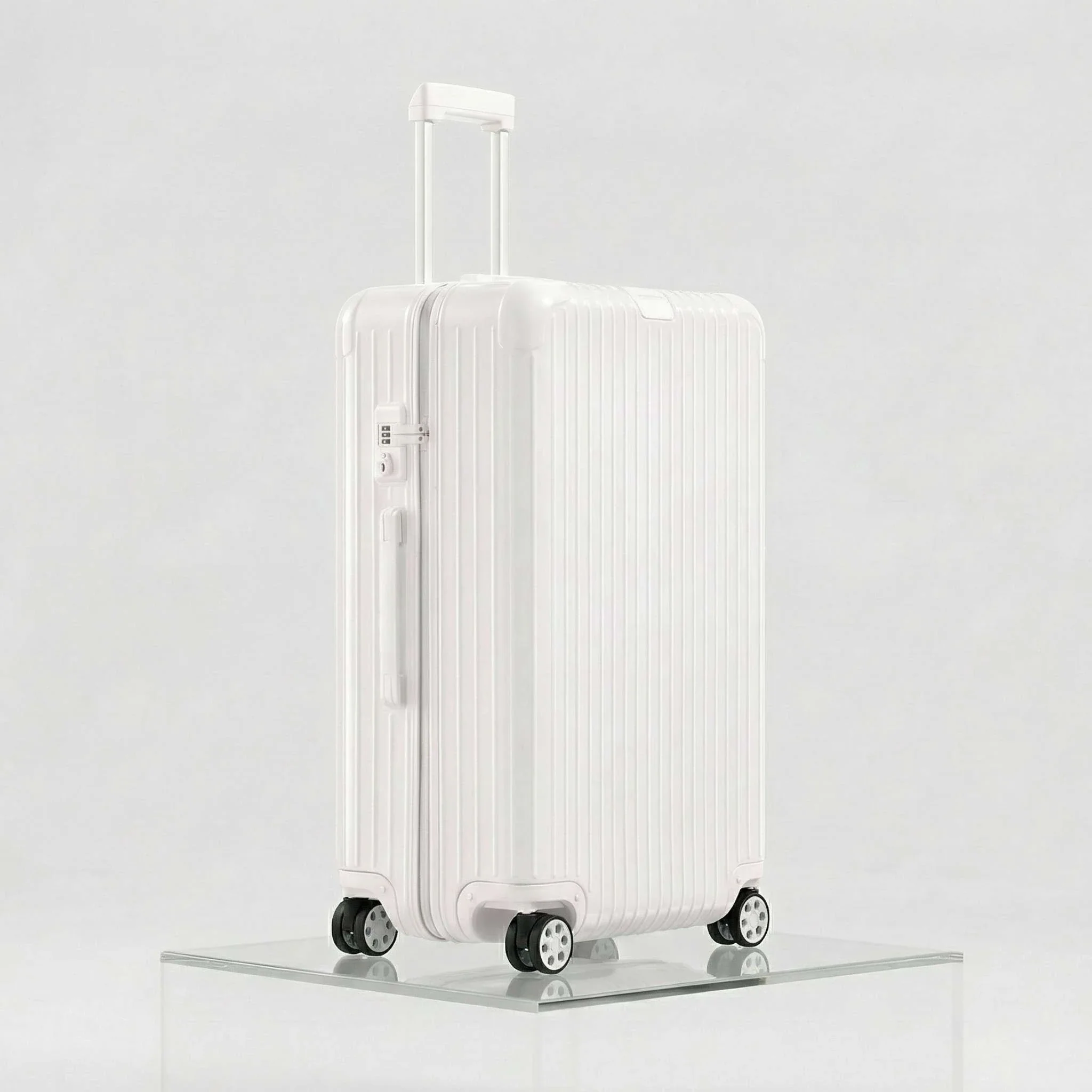 Essential Check In L - Image 7