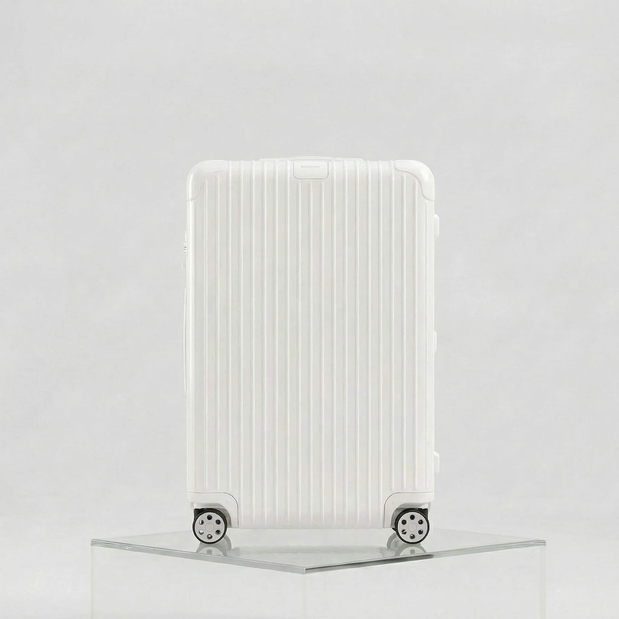 Essential Check In L - Image 8