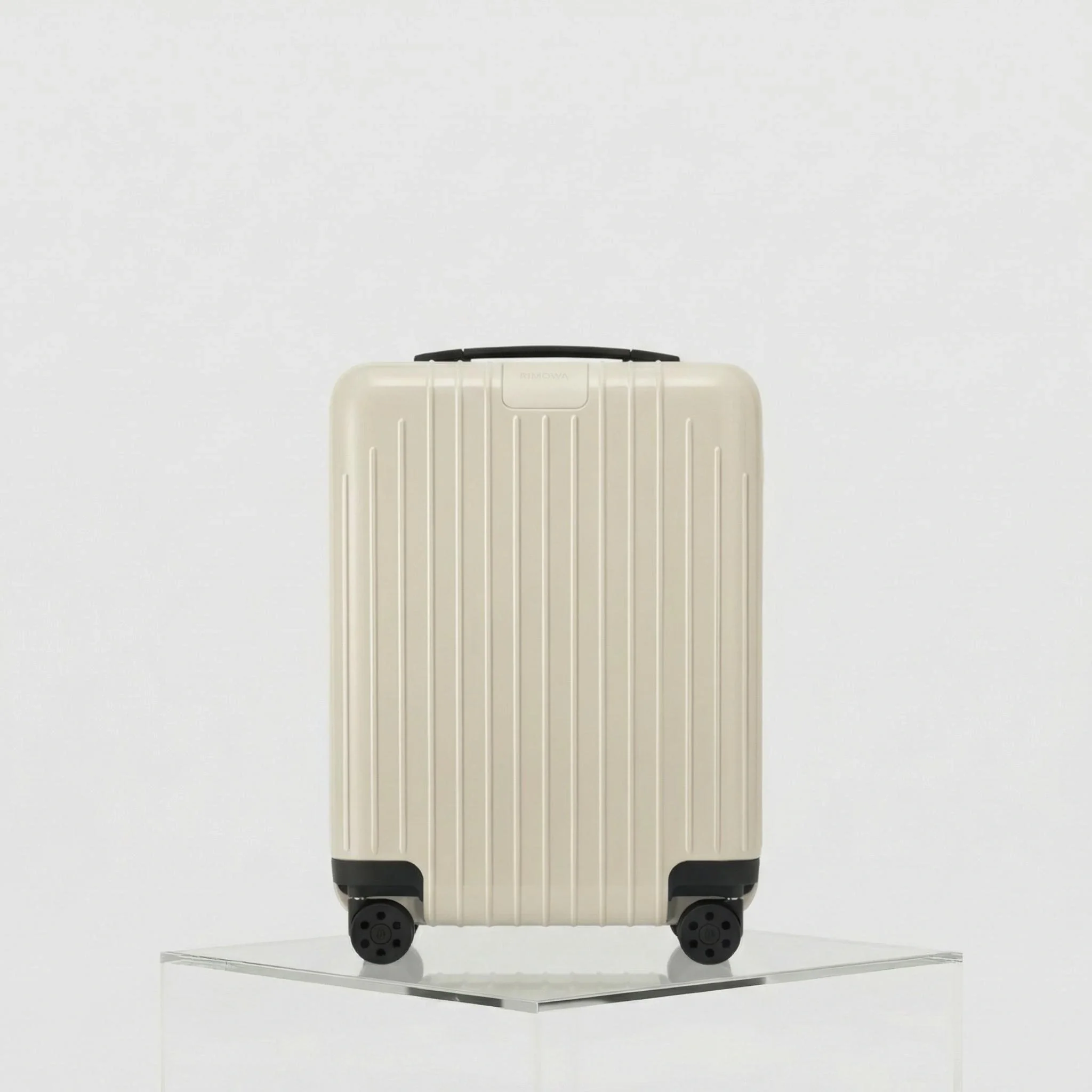 Essential Lite Cabin U - Image 2