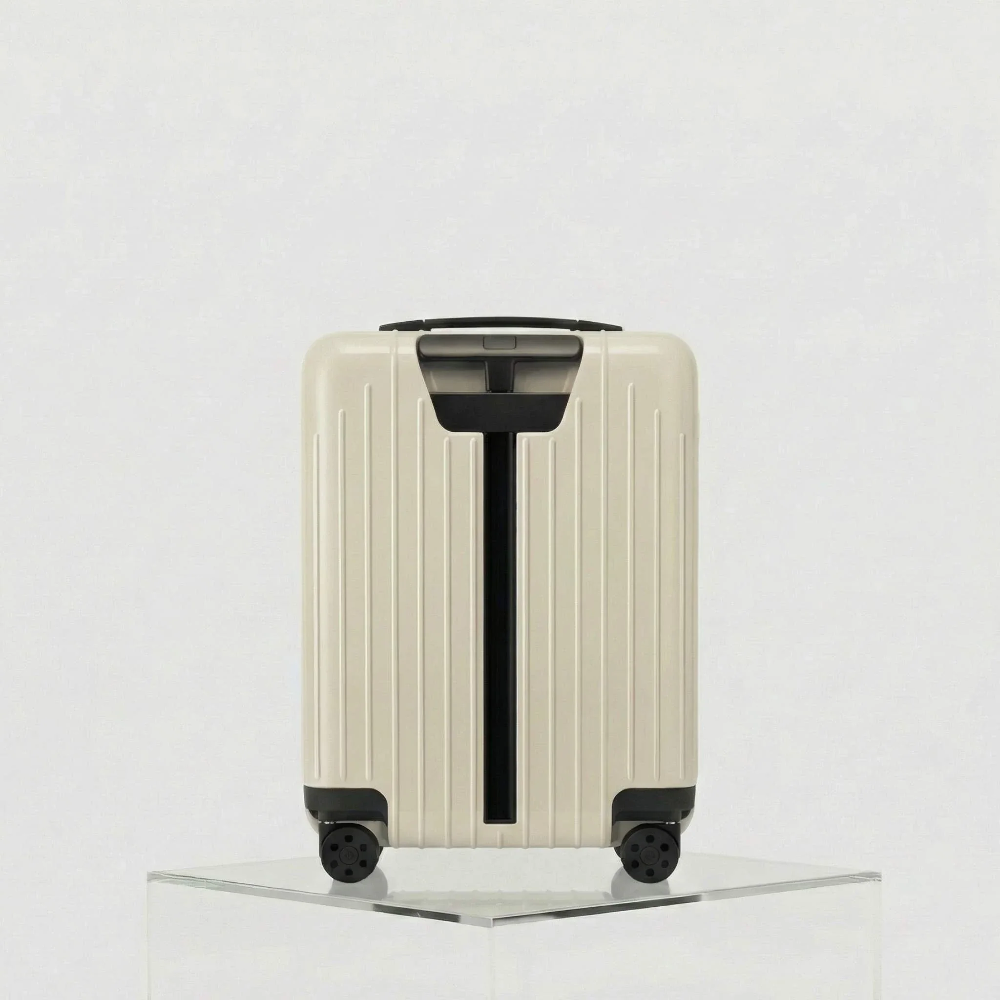 Essential Lite Cabin U - Image 3
