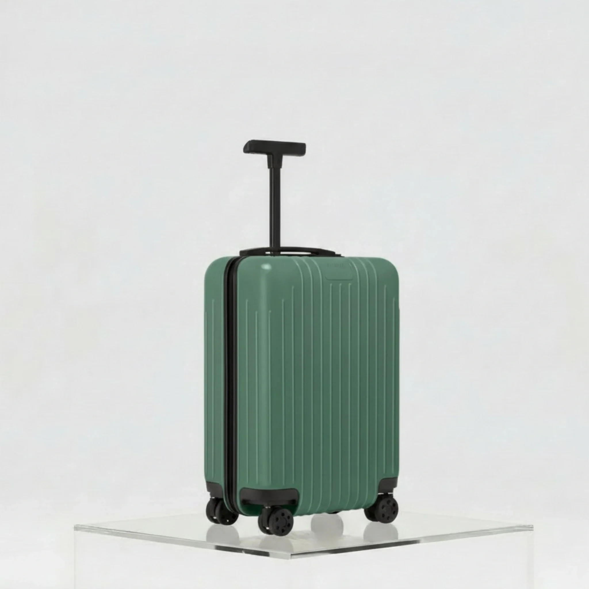 Essential Lite Cabin U - Image 4
