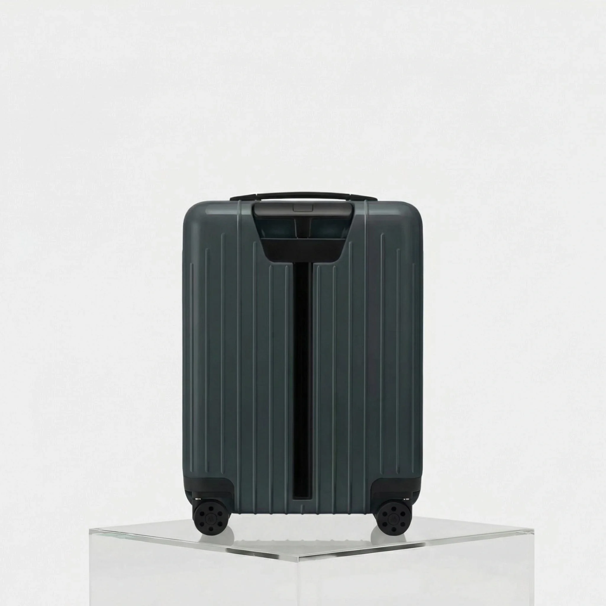 Essential Lite Cabin U - Image 9