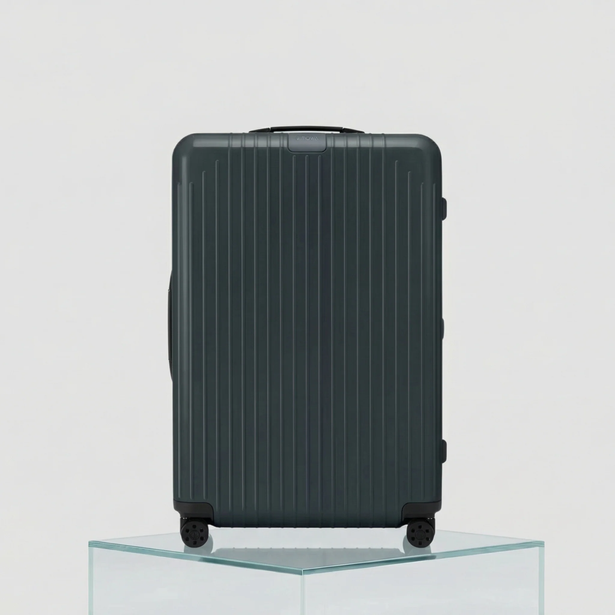 Essential Lite Check In L - Image 8