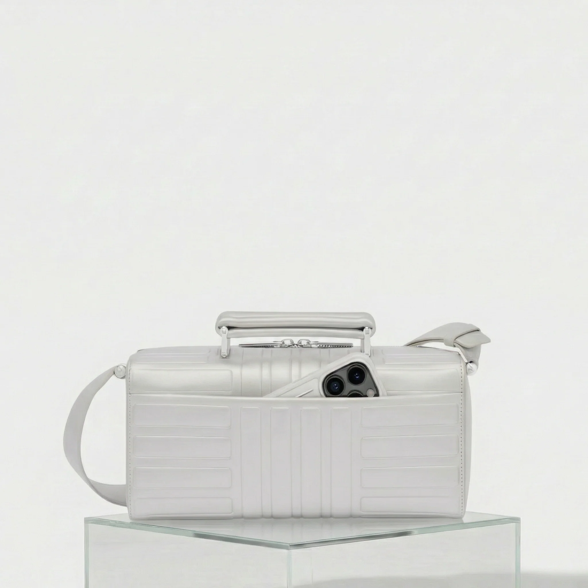 Groove Leather Cross Body Bag Large - Image 4