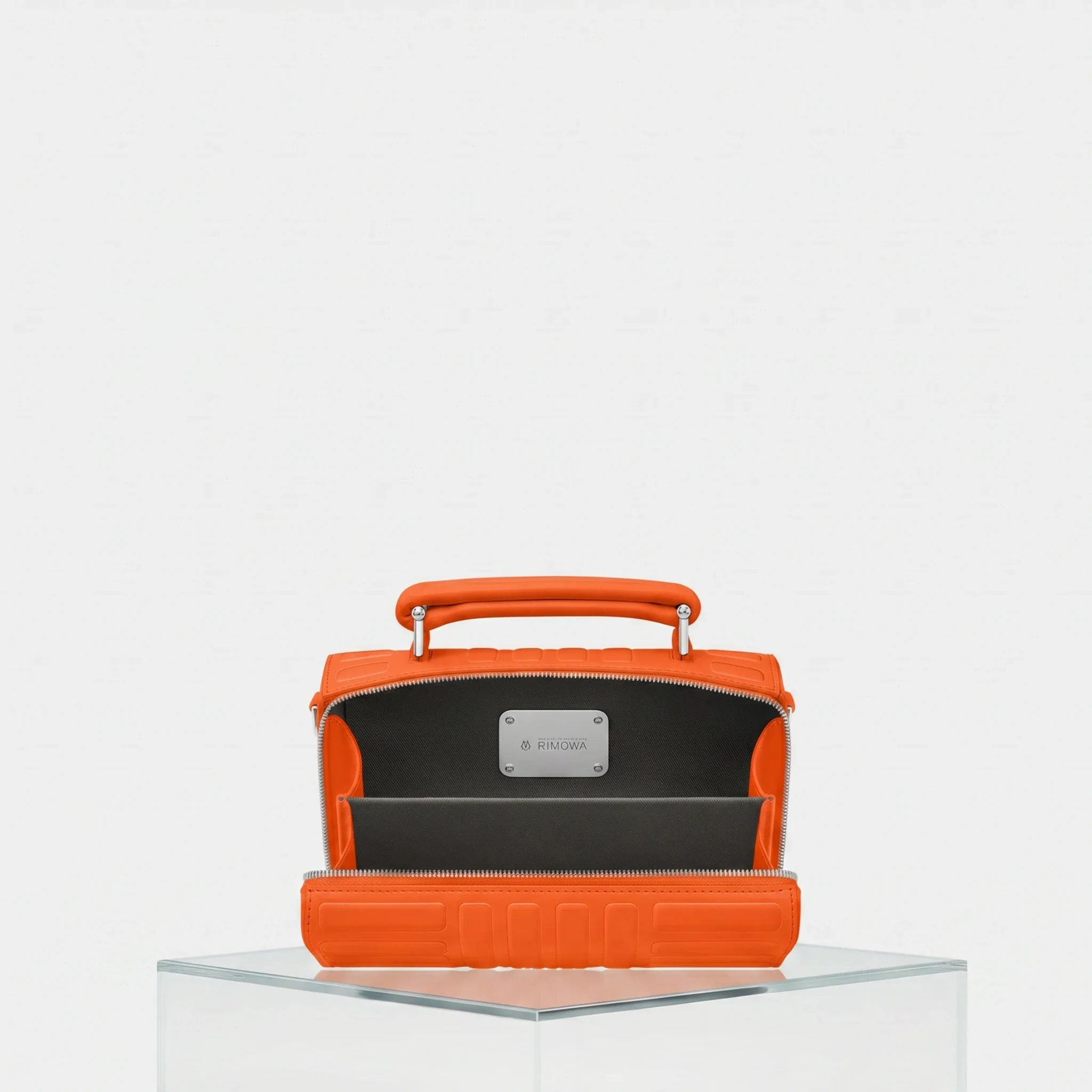 Groove Leather Cross Body Bag Small - Image 2