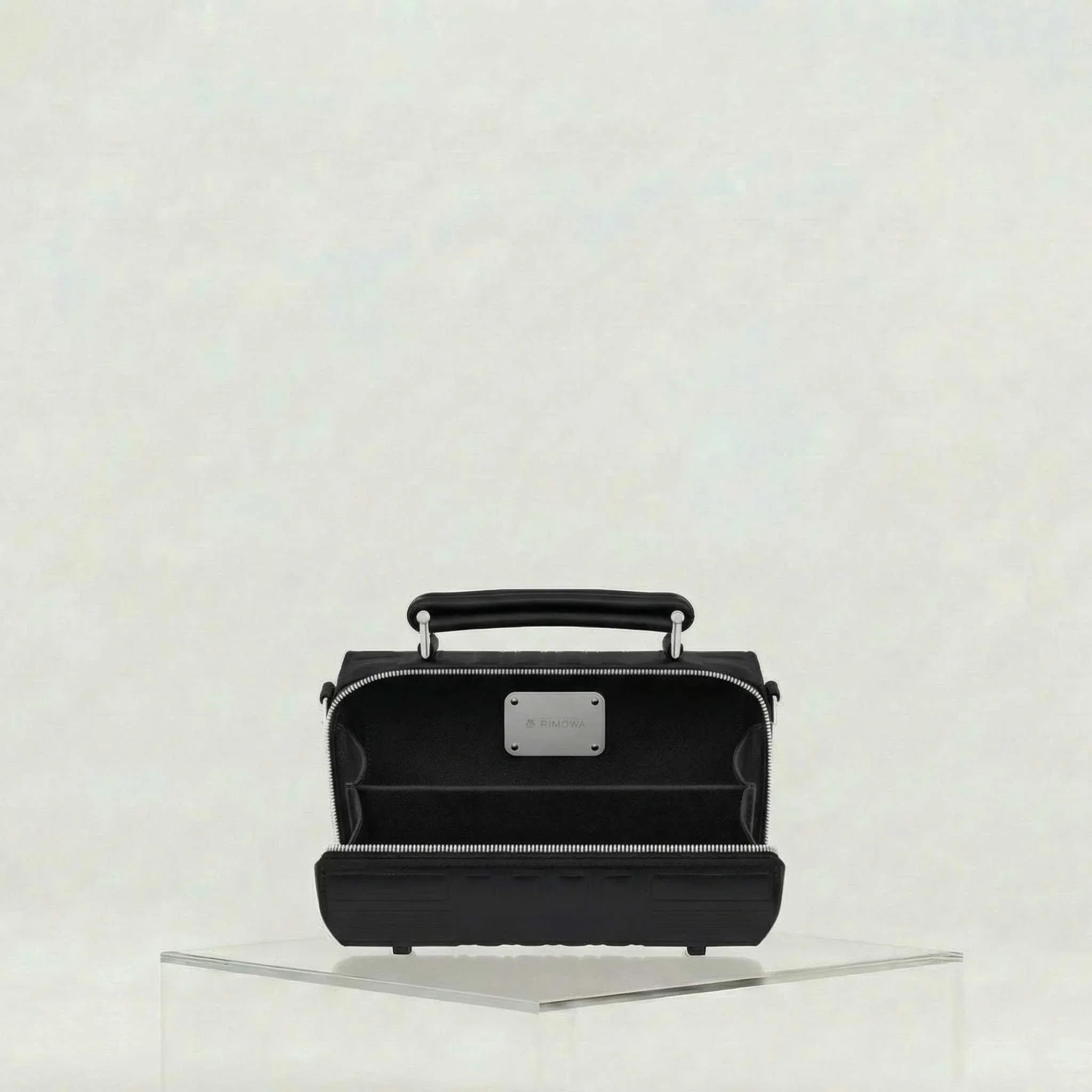 Groove Leather Cross Body Bag Small - Image 5