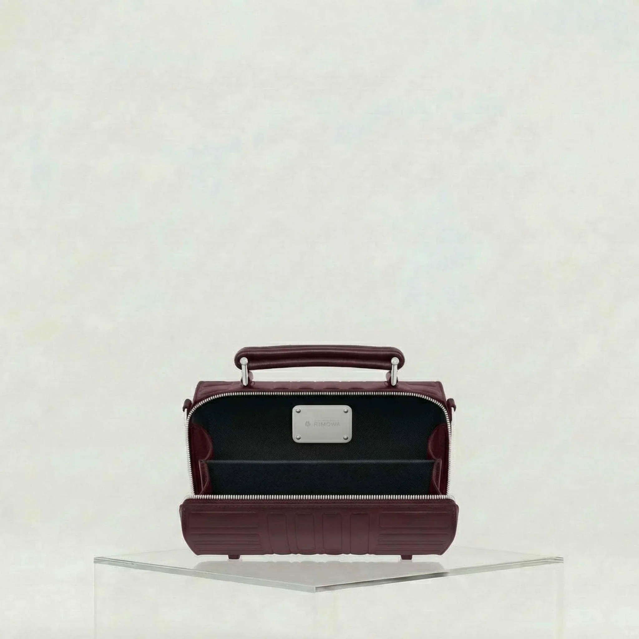 Groove Leather Cross Body Bag Small - Image 8